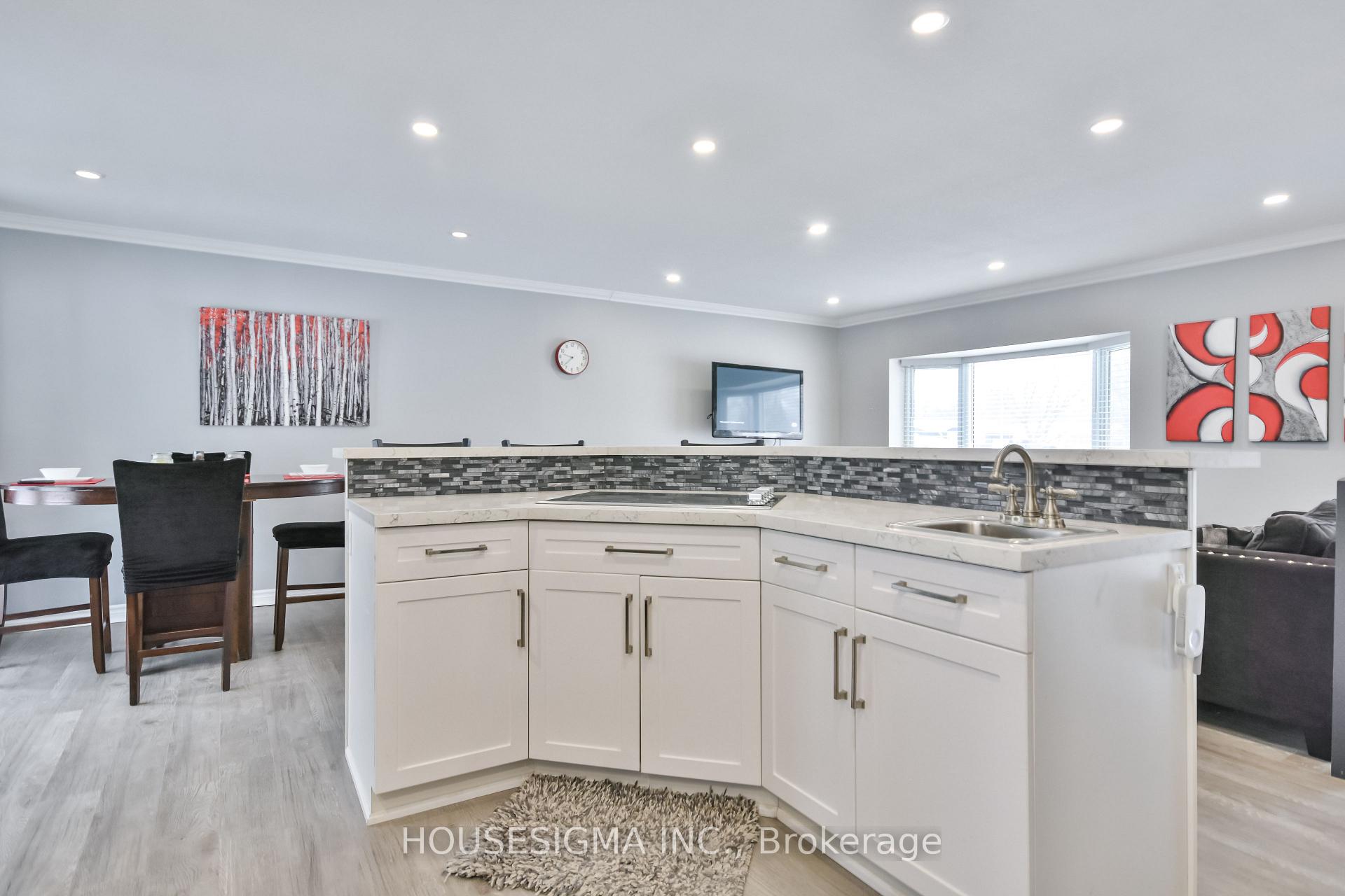 Photo 12 of 229 Sunset Crescent, Innisfil, Stroud — HOMEH