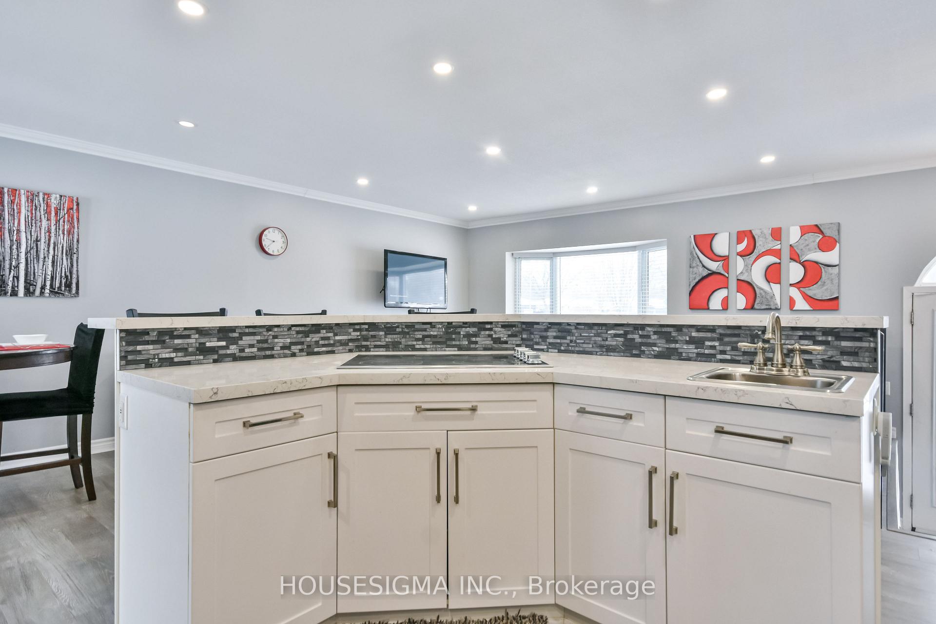 Photo 13 of 229 Sunset Crescent, Innisfil, Stroud — HOMEH
