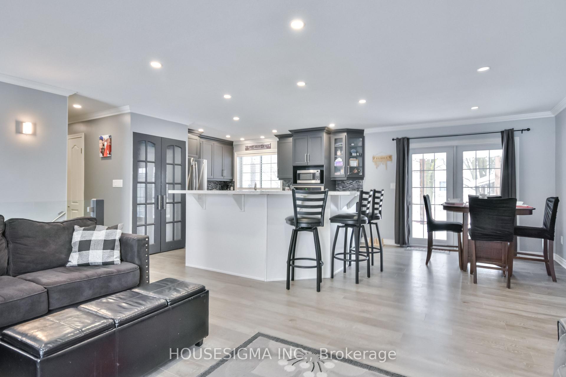 Photo 15 of 229 Sunset Crescent, Innisfil, Stroud — HOMEH