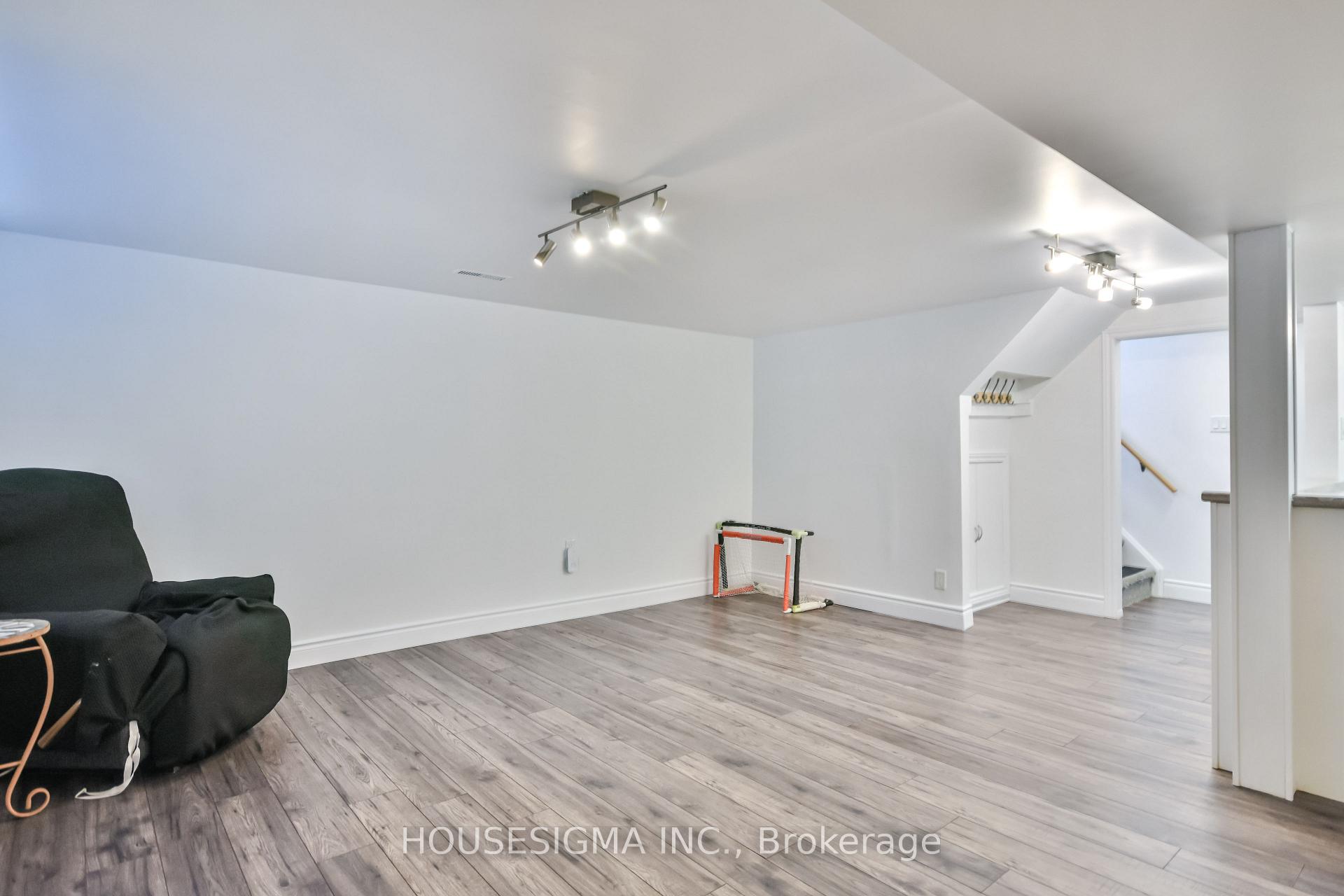 Photo 26 of 229 Sunset Crescent, Innisfil, Stroud — HOMEH