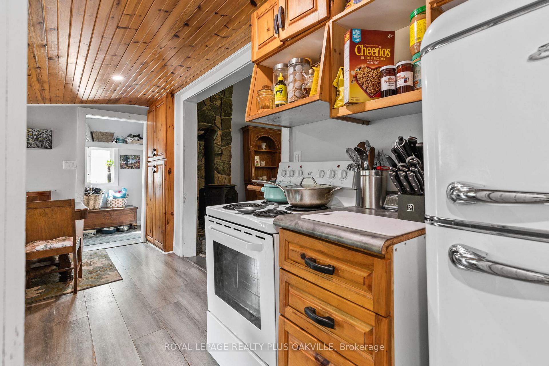 Photo 10 of 322 Bobcaygeon Road, Minden Hills, Minden — HOMEH