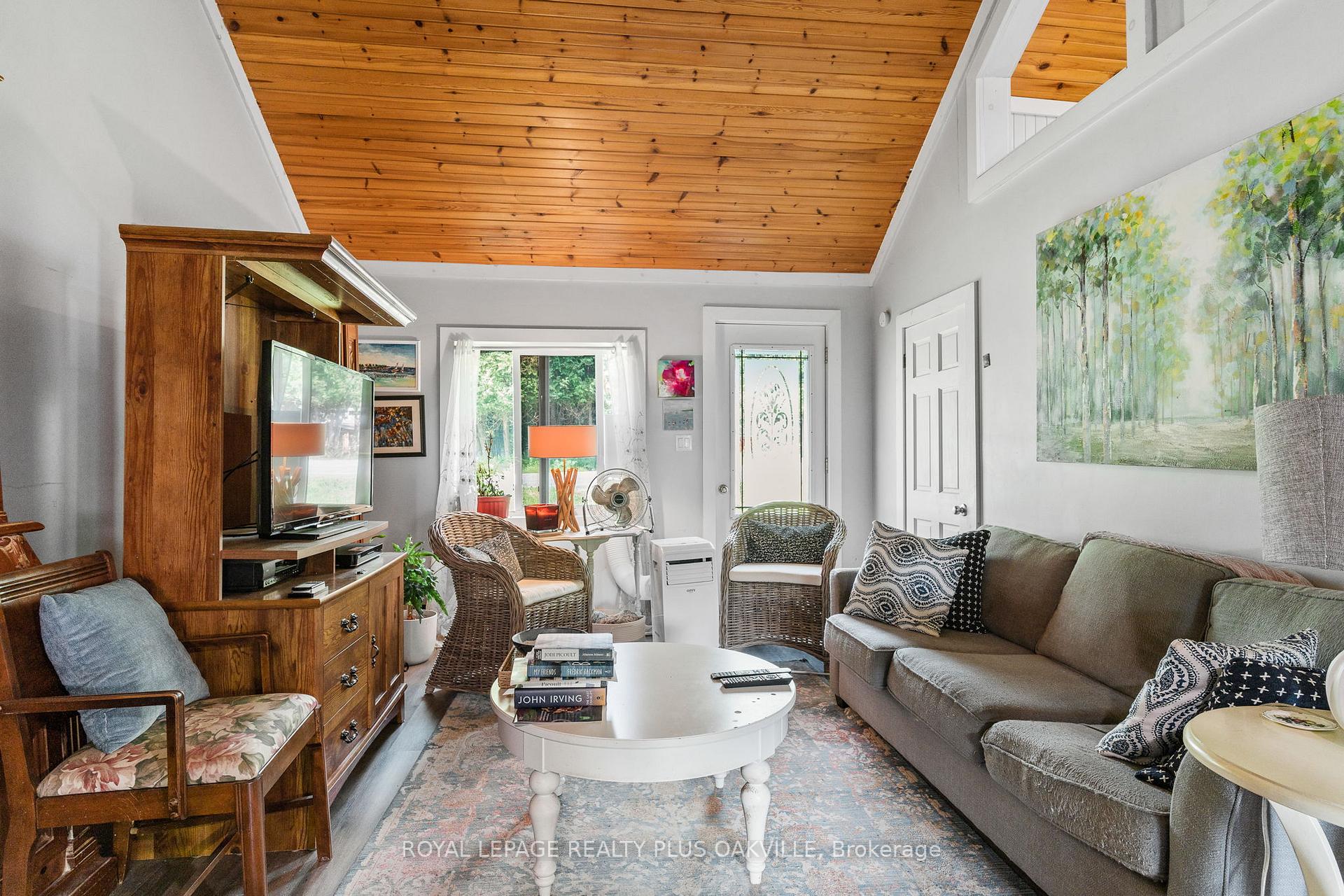 Photo 11 of 322 Bobcaygeon Road, Minden Hills, Minden — HOMEH