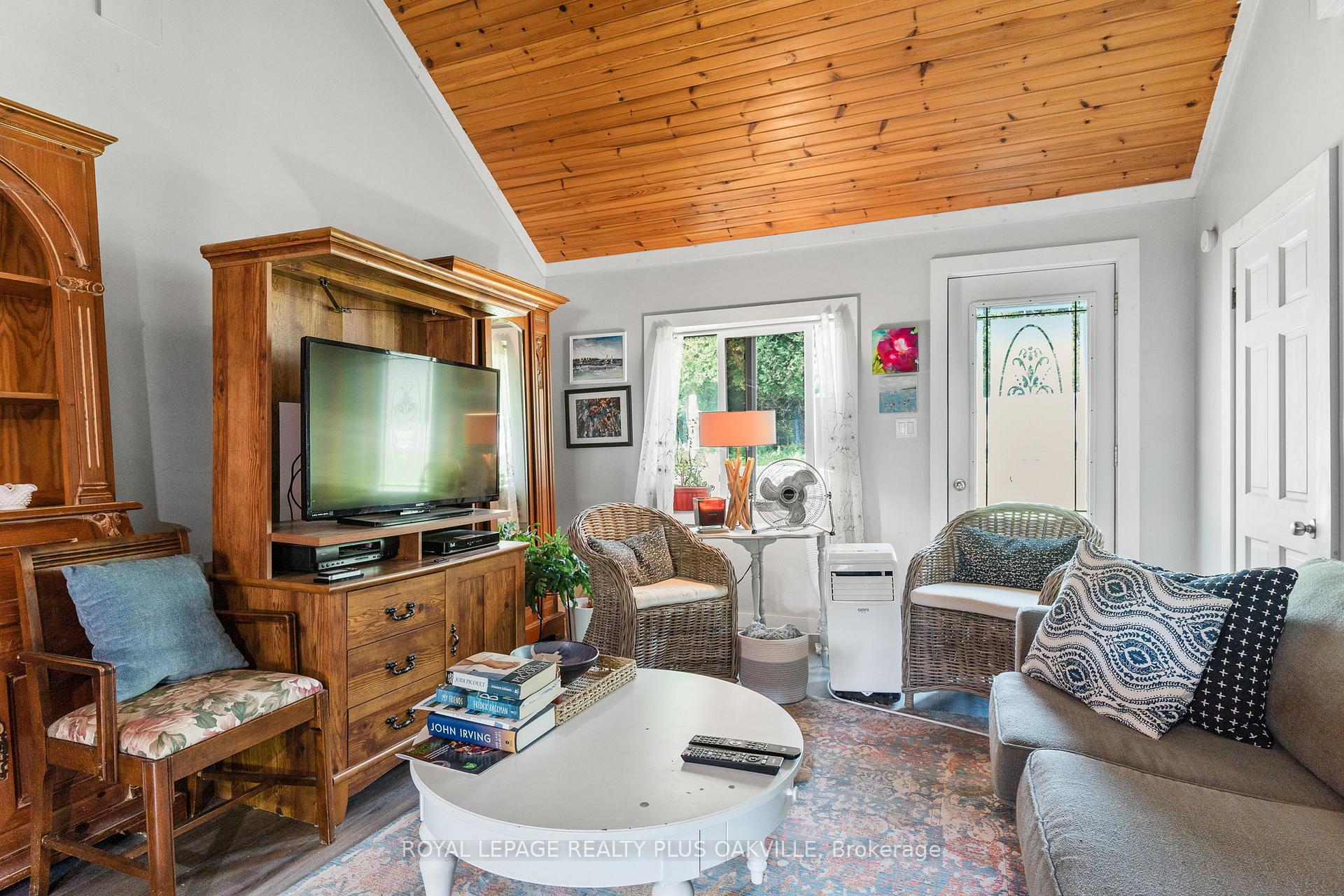 Photo 12 of 322 Bobcaygeon Road, Minden Hills, Minden — HOMEH