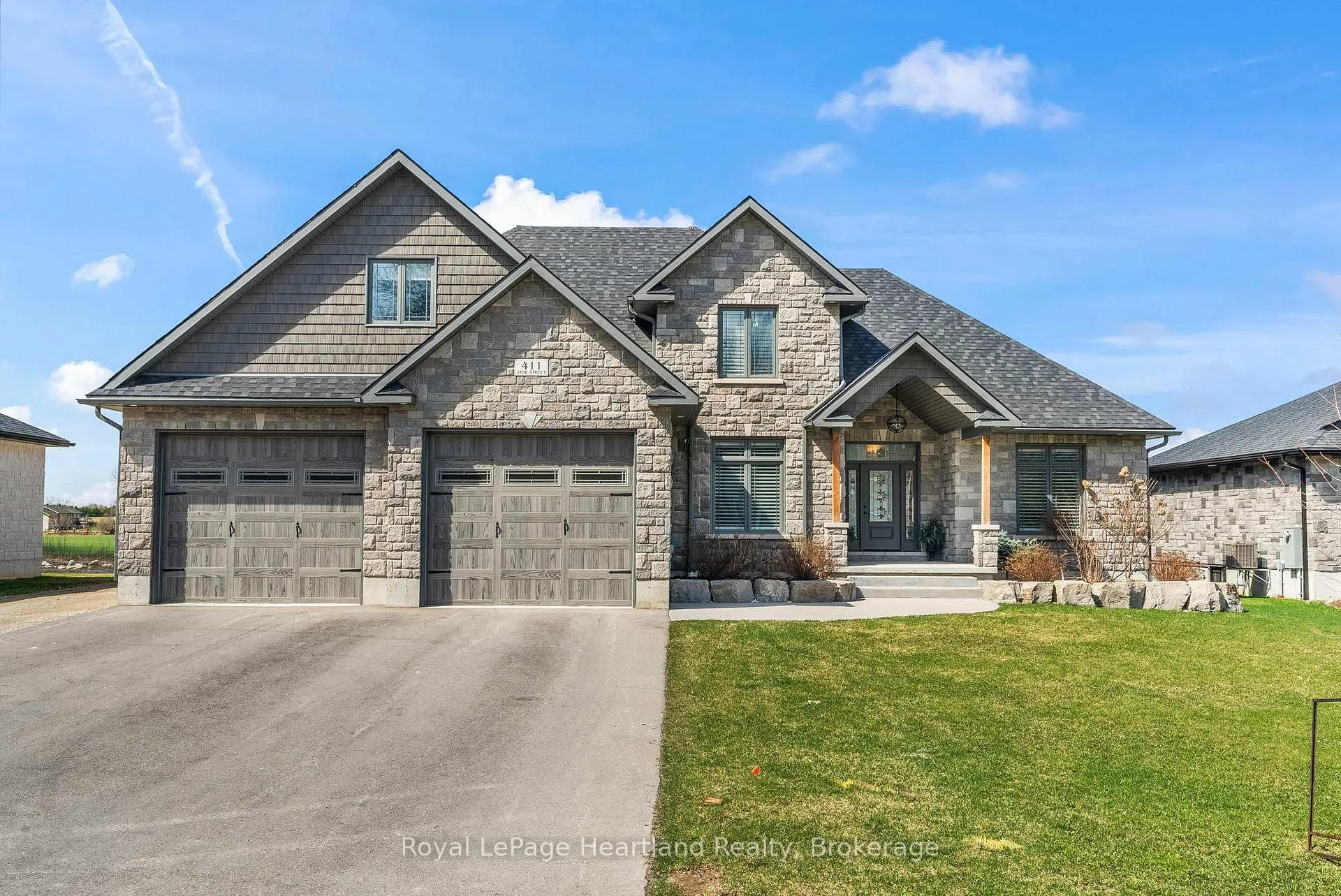 Photo 1 of 411 Jane Street, Minto — HOMEH