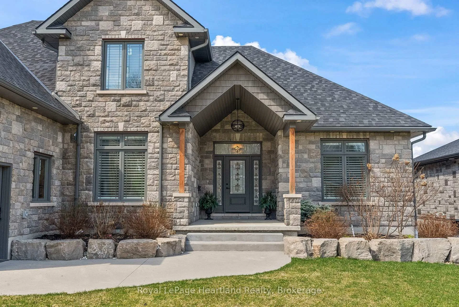 Photo 11 of 411 Jane Street, Minto — HOMEH