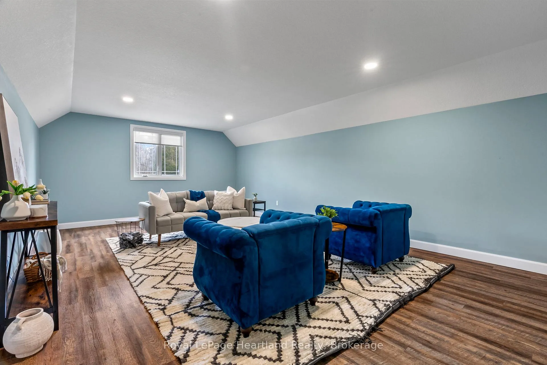 Photo 38 of 411 Jane Street, Minto — HOMEH