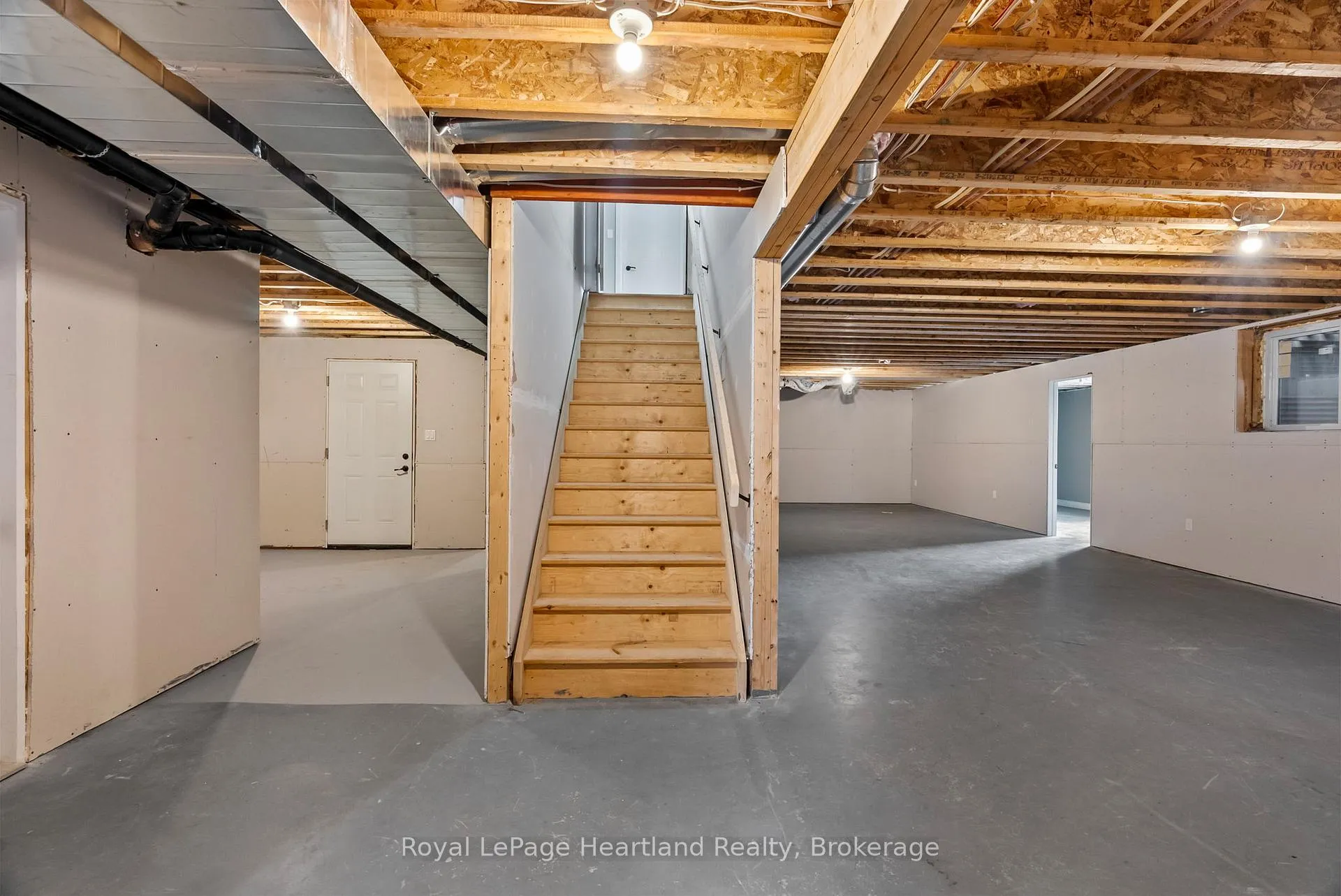 Photo 39 of 411 Jane Street, Minto — HOMEH