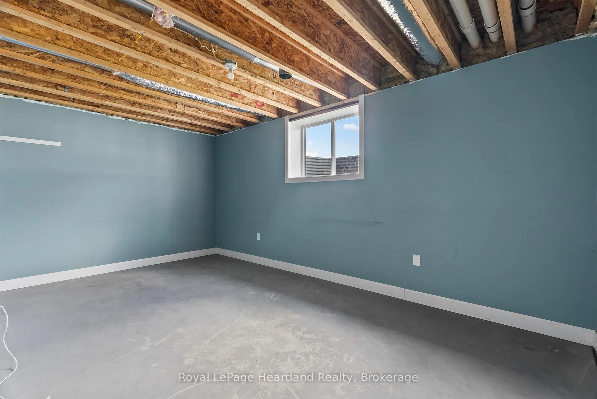 Photo 41 of 411 Jane Street, Minto — HOMEH