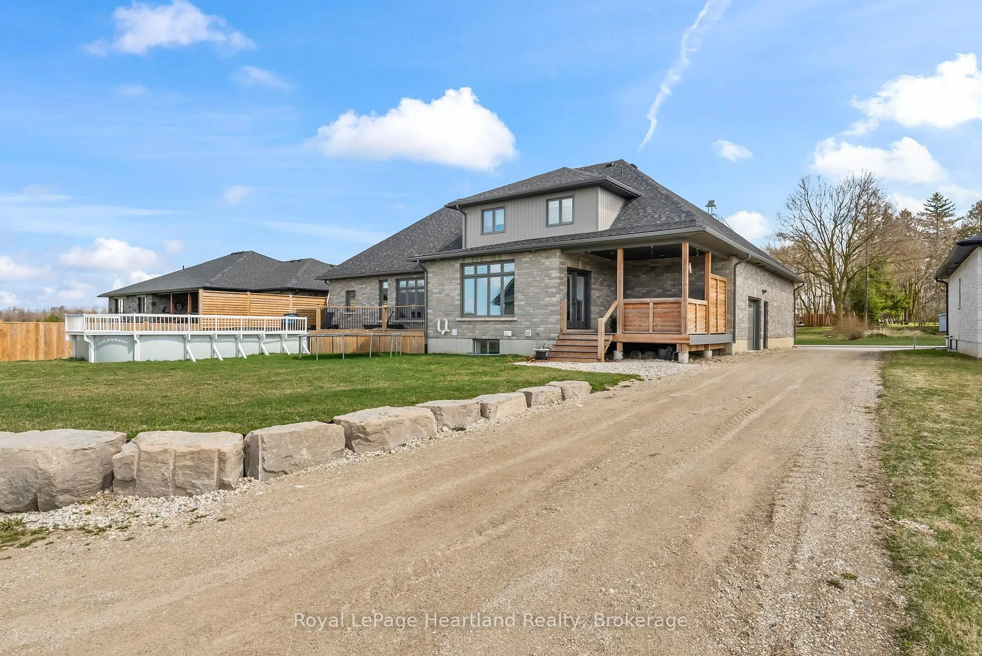 Photo 46 of 411 Jane Street, Minto — HOMEH