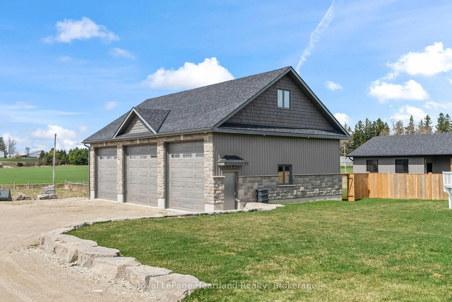 Photo 47 of 411 Jane Street, Minto — HOMEH