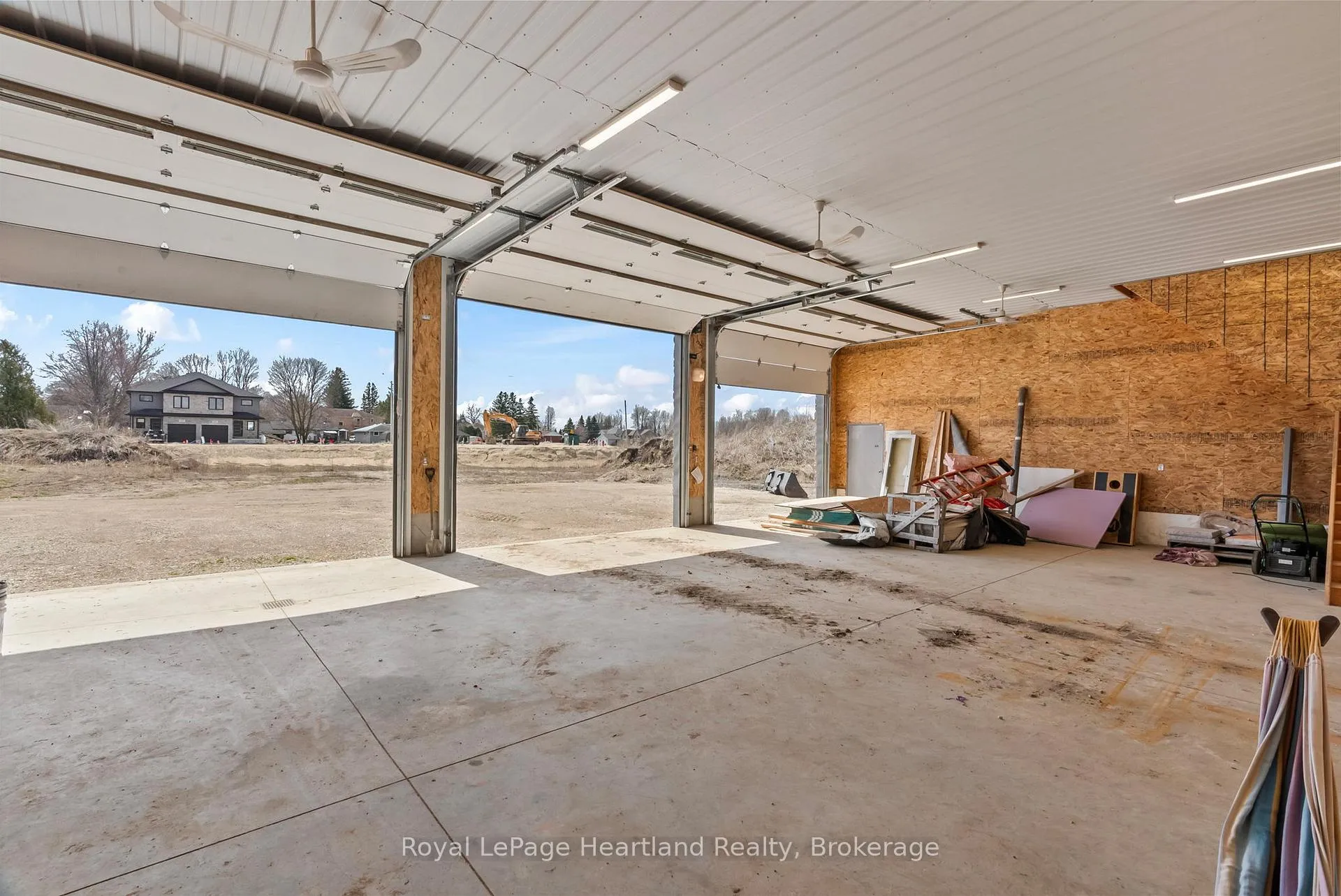 Photo 48 of 411 Jane Street, Minto — HOMEH