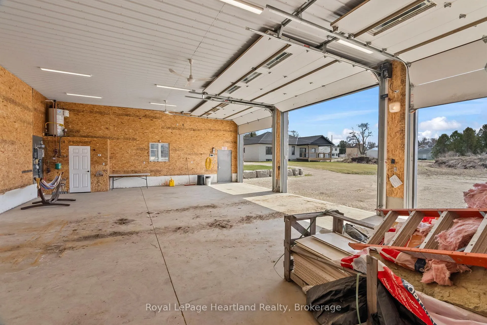 Photo 49 of 411 Jane Street, Minto — HOMEH