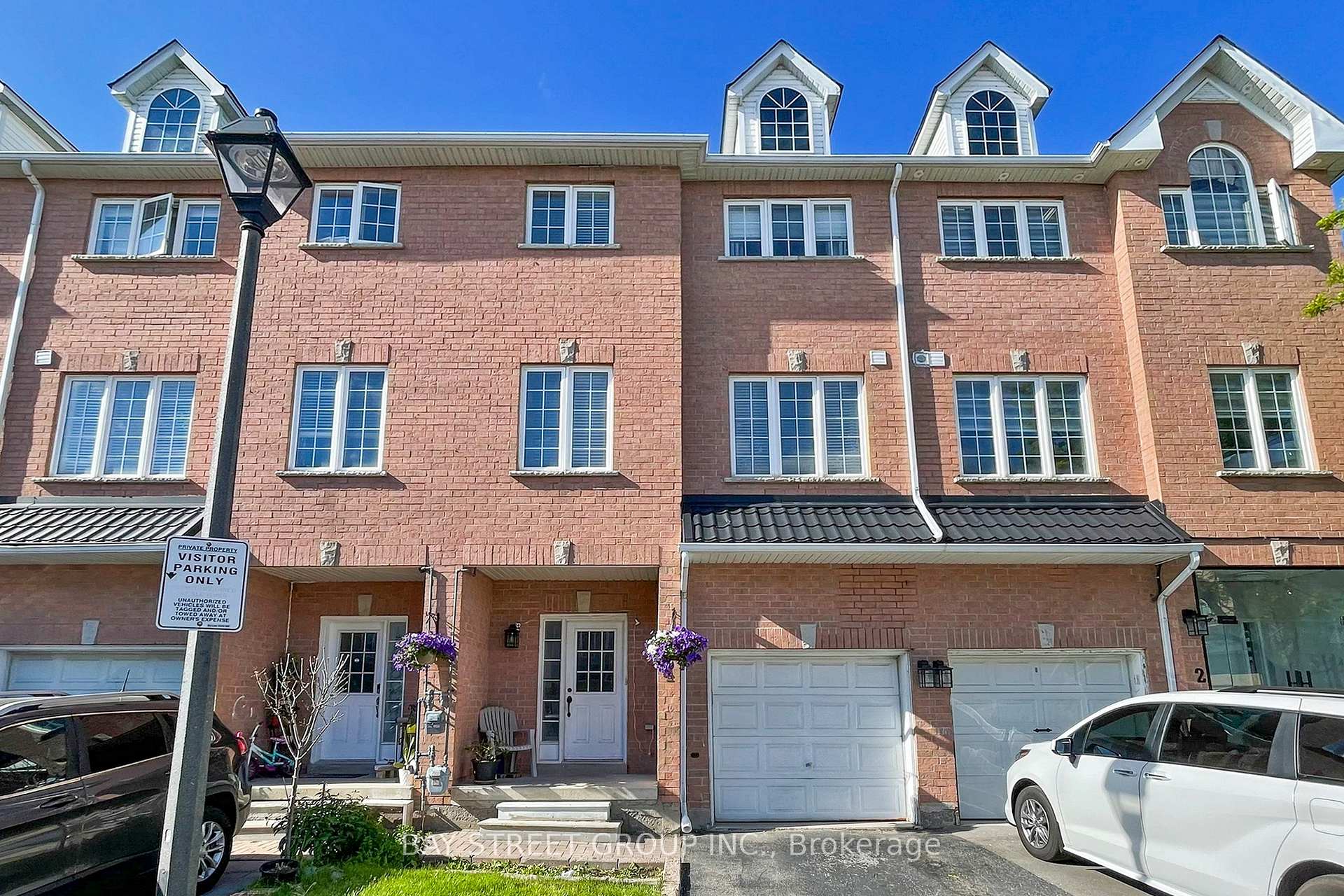 Photo 1 of 4 Red Sea Way W, Markham, Middlefield — HOMEH
