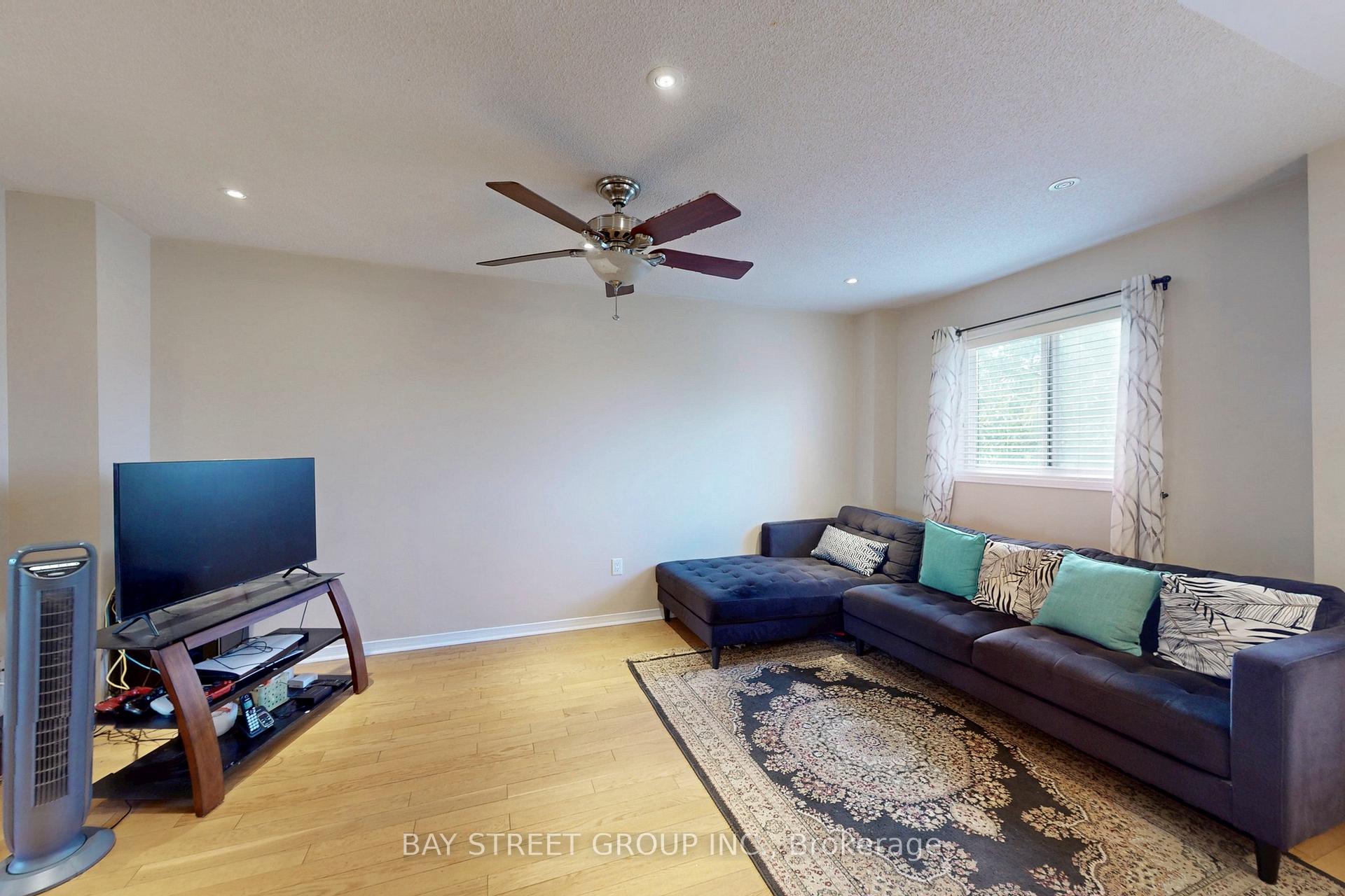 Photo 4 of 4 Red Sea Way W, Markham, Middlefield — HOMEH
