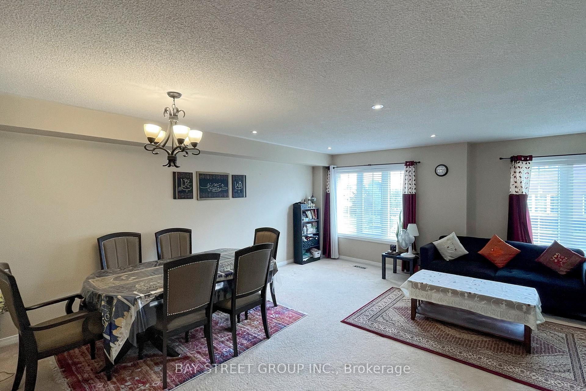 Photo 6 of 4 Red Sea Way W, Markham, Middlefield — HOMEH