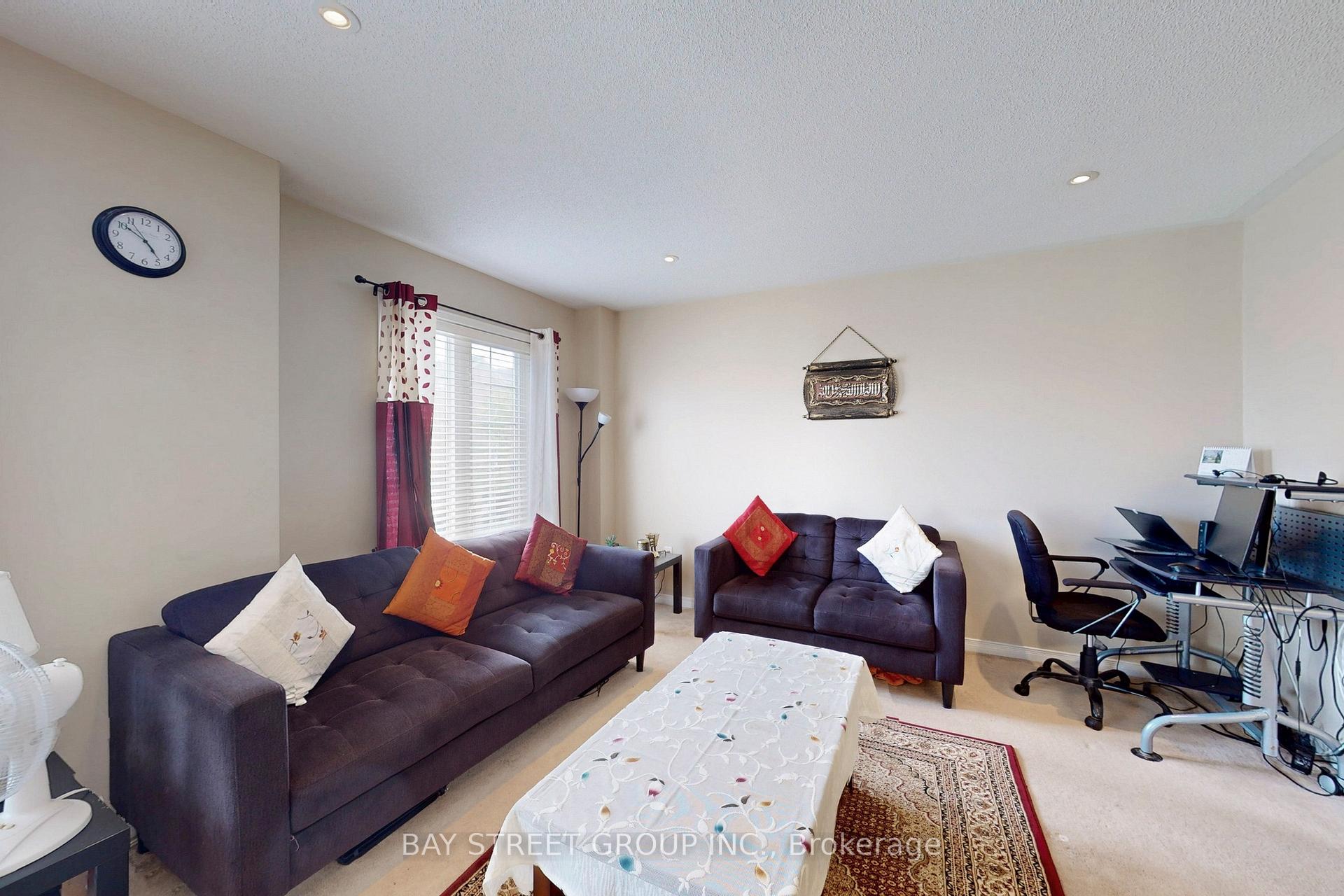 Photo 7 of 4 Red Sea Way W, Markham, Middlefield — HOMEH