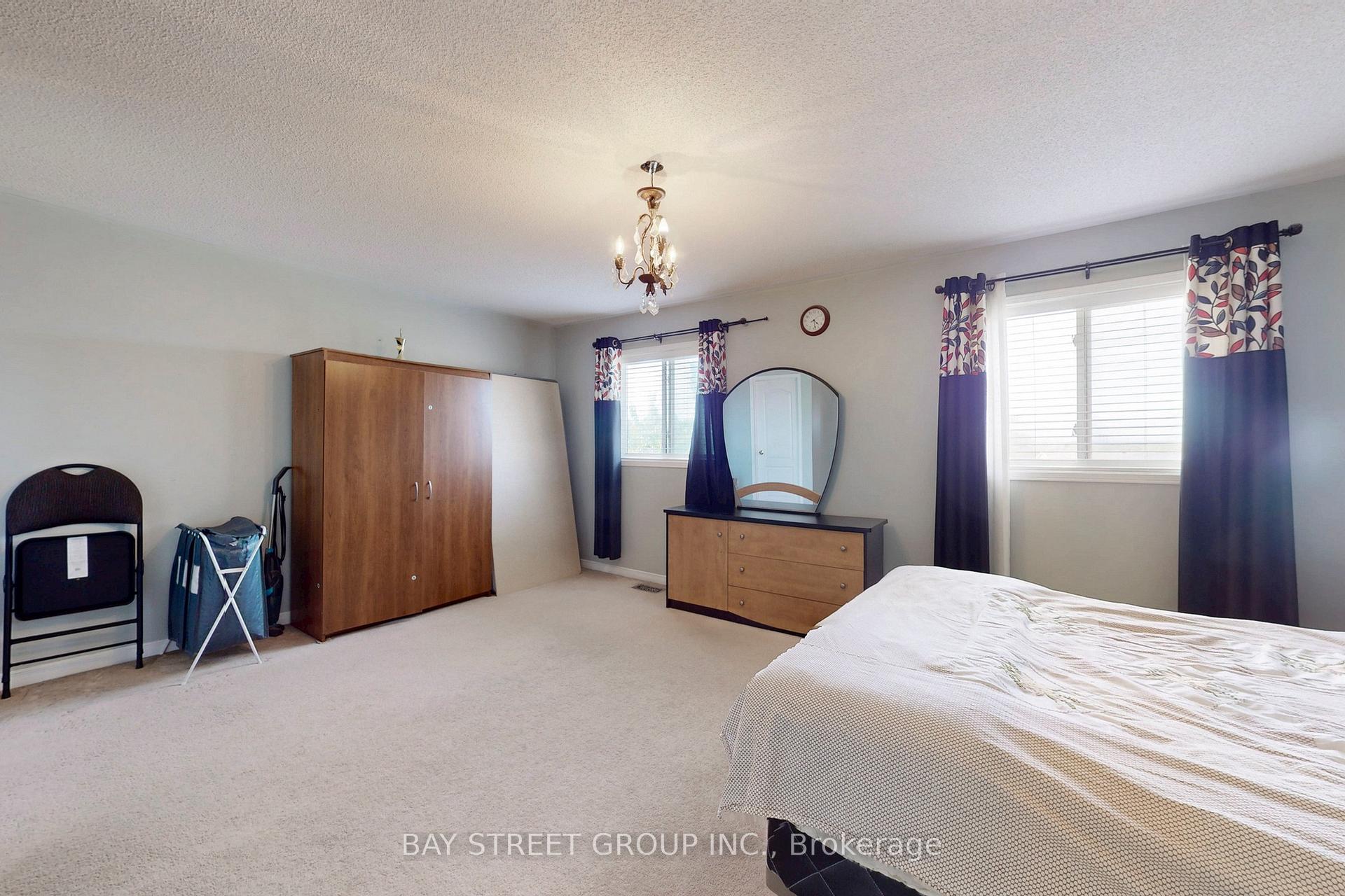 Photo 16 of 4 Red Sea Way W, Markham, Middlefield — HOMEH