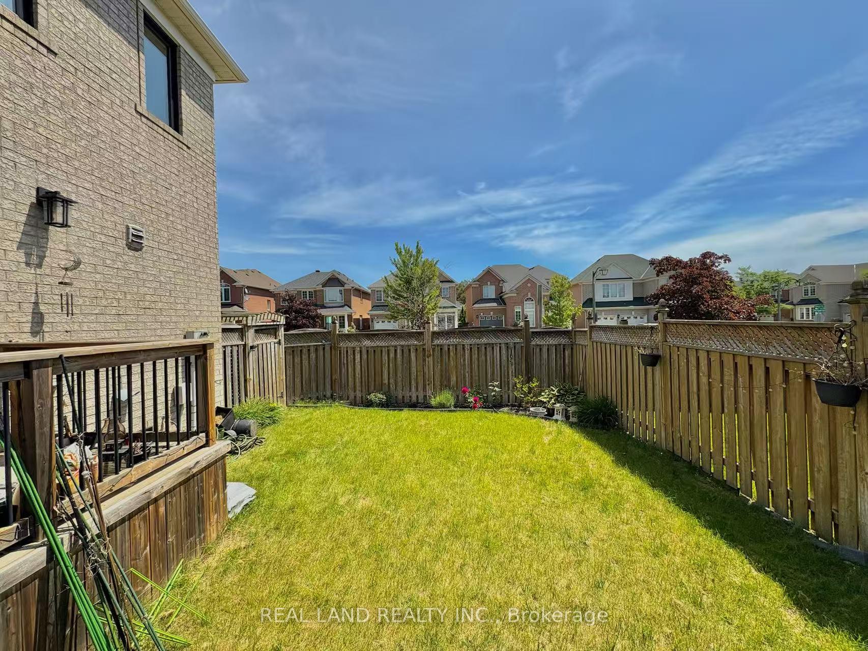 Photo 7 of 147 Winston Castle Drive, Markham, Berczy — HOMEH
