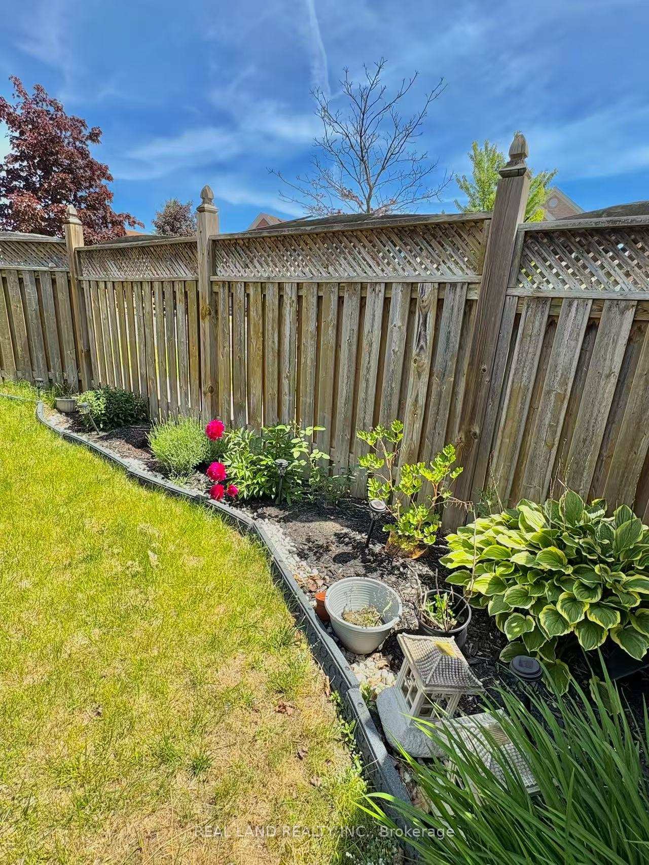 Photo 9 of 147 Winston Castle Drive, Markham, Berczy — HOMEH