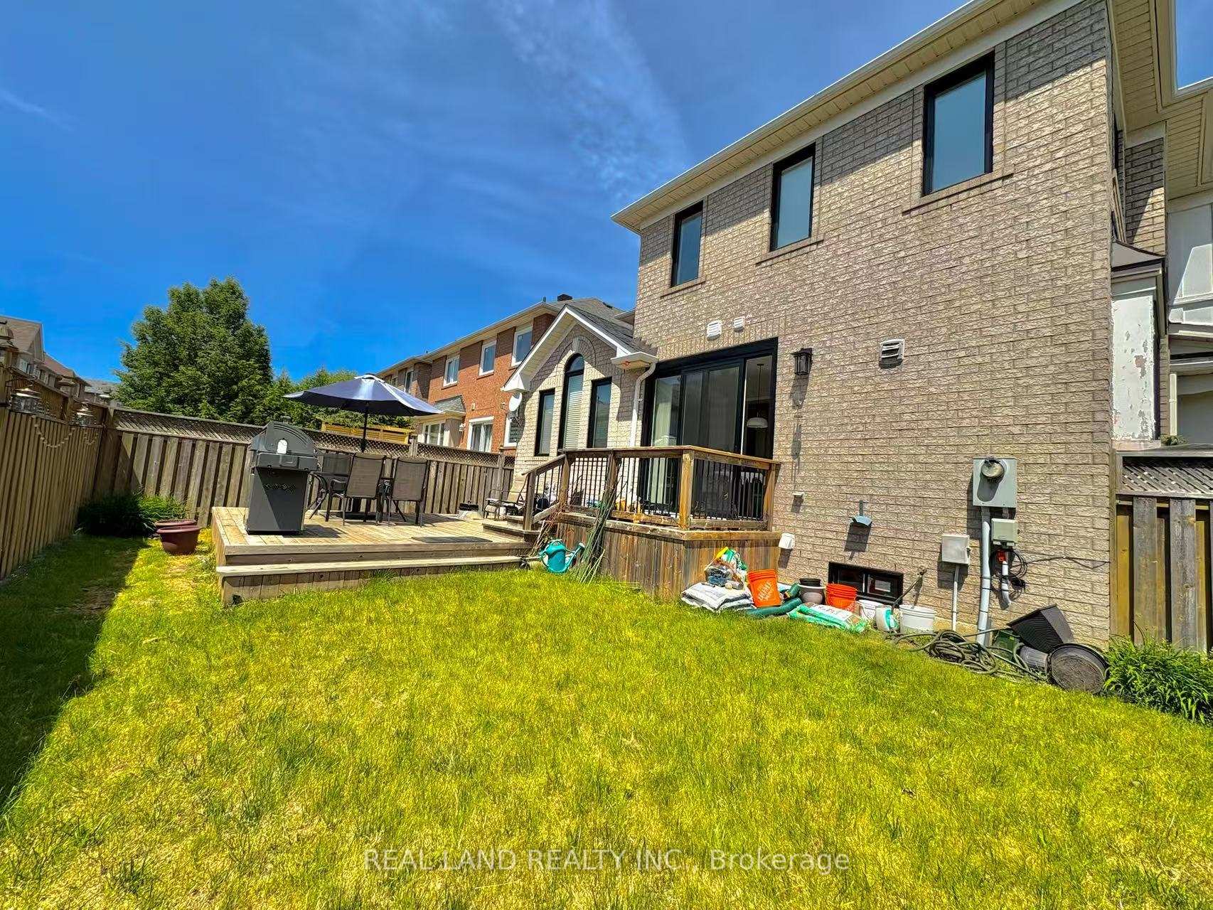 Photo 10 of 147 Winston Castle Drive, Markham, Berczy — HOMEH
