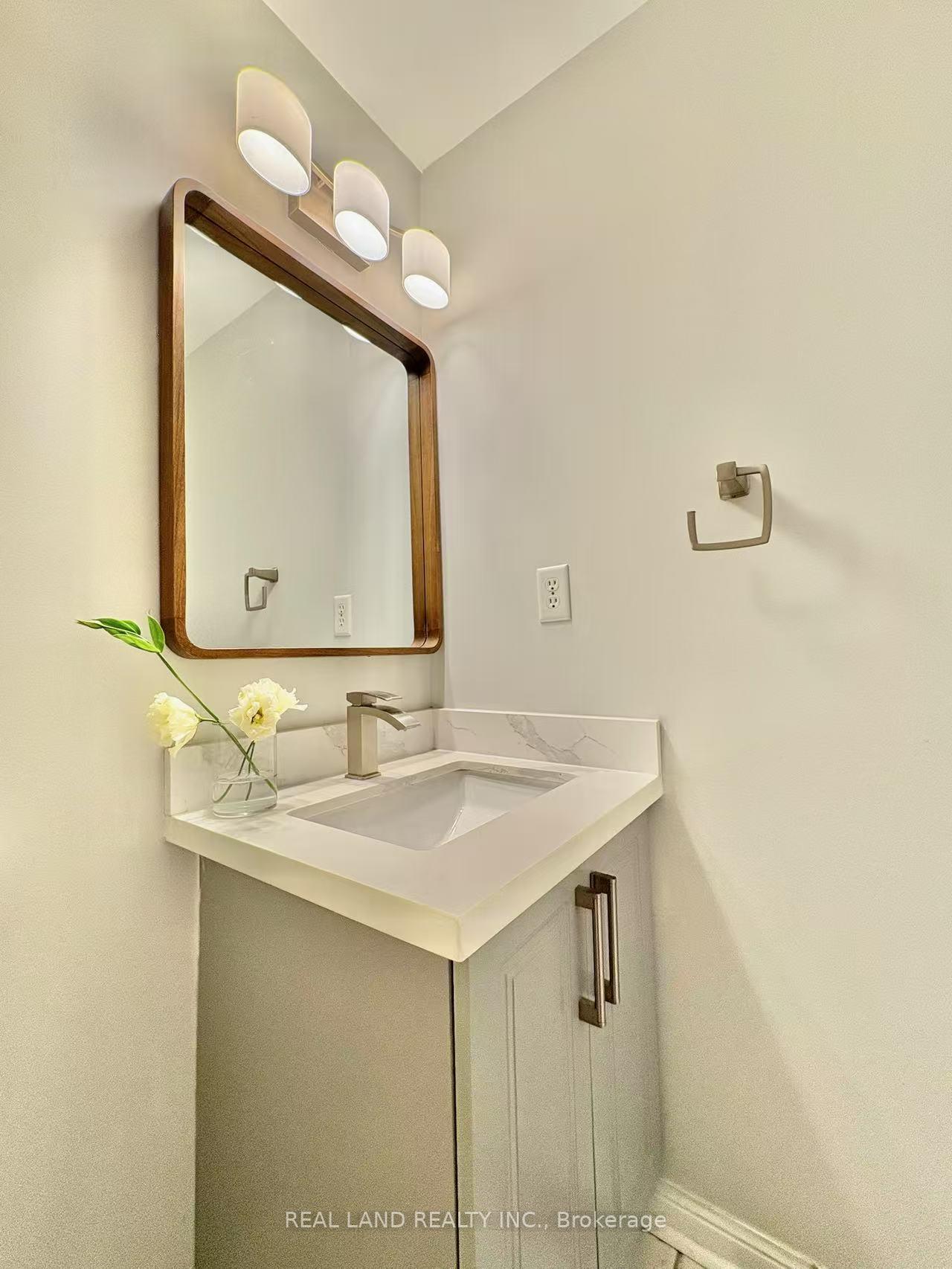 Photo 11 of 147 Winston Castle Drive, Markham, Berczy — HOMEH