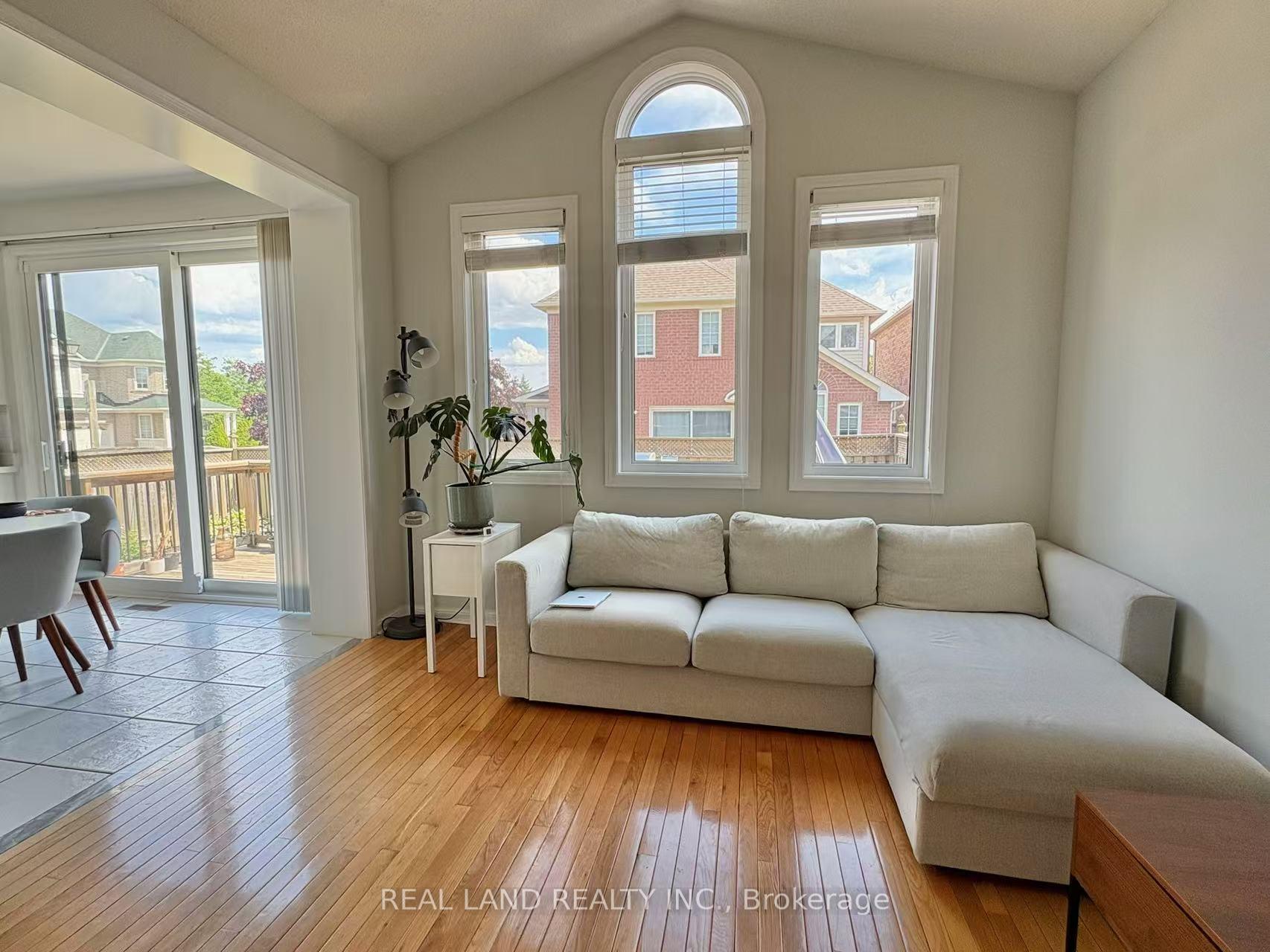 Photo 15 of 147 Winston Castle Drive, Markham, Berczy — HOMEH