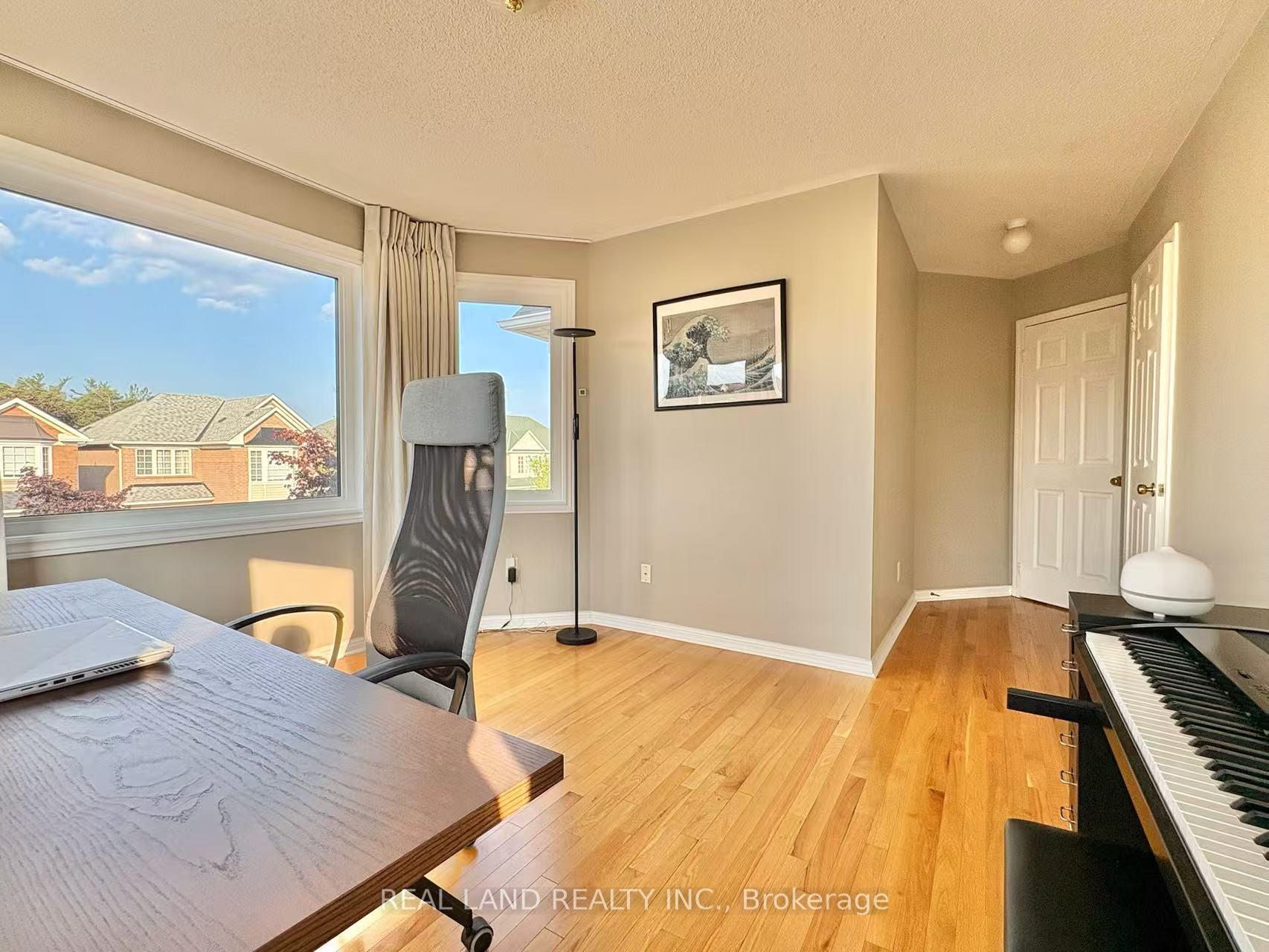 Photo 24 of 147 Winston Castle Drive, Markham, Berczy — HOMEH
