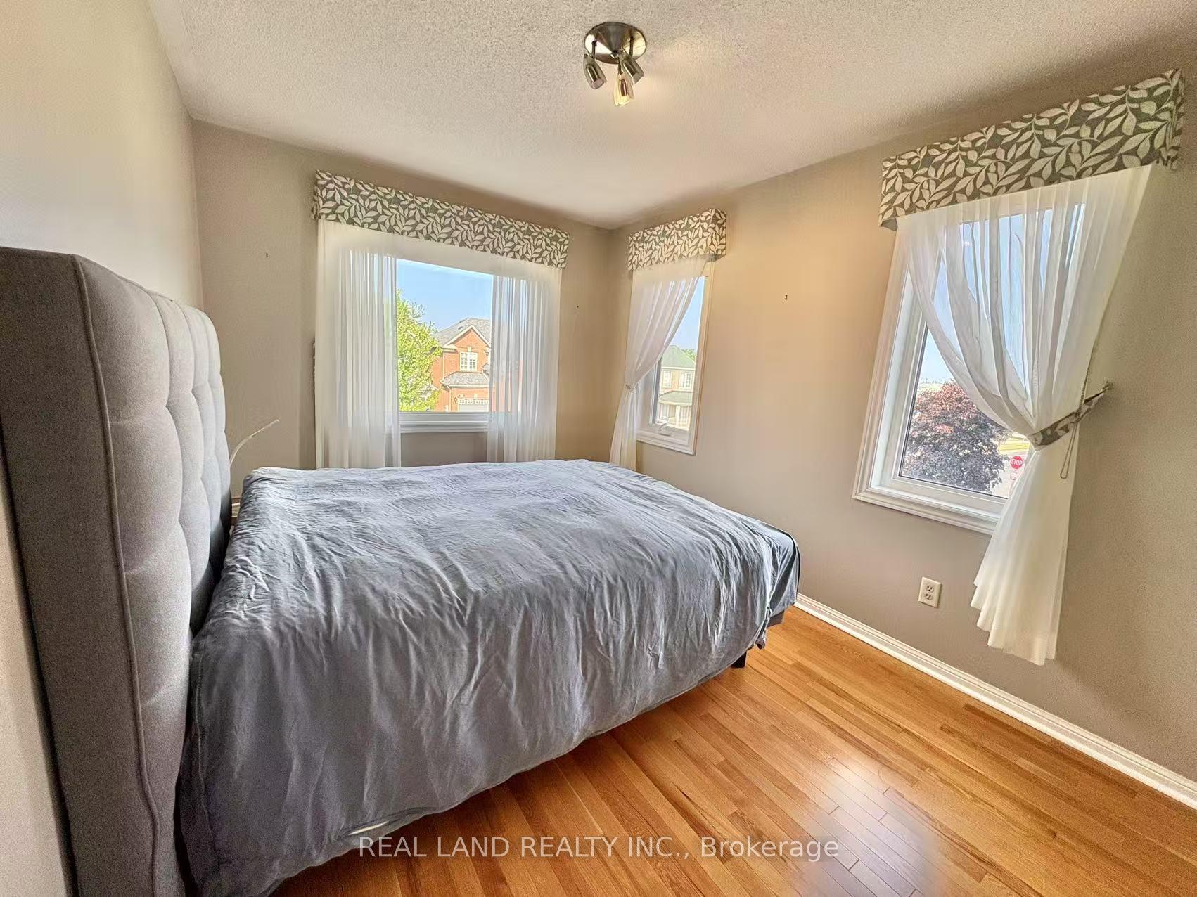 Photo 28 of 147 Winston Castle Drive, Markham, Berczy — HOMEH
