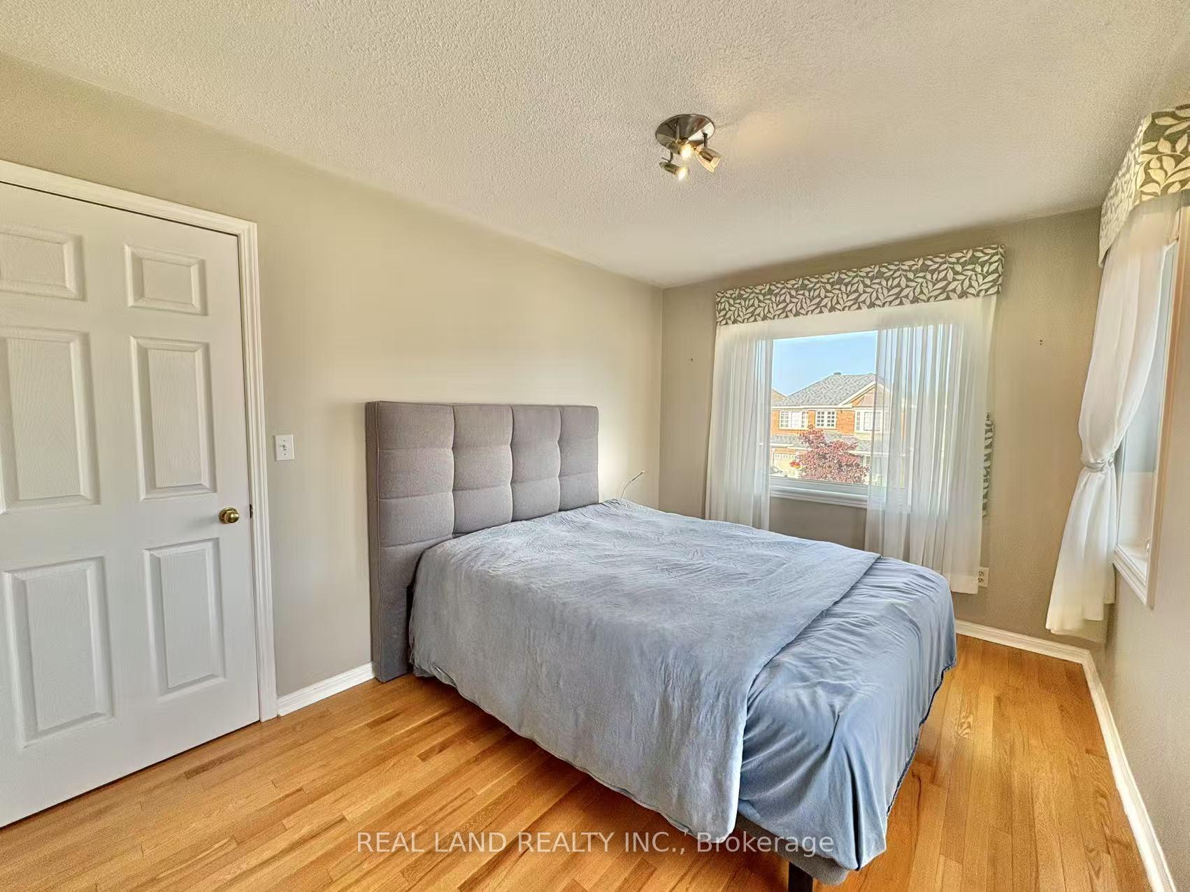 Photo 29 of 147 Winston Castle Drive, Markham, Berczy — HOMEH