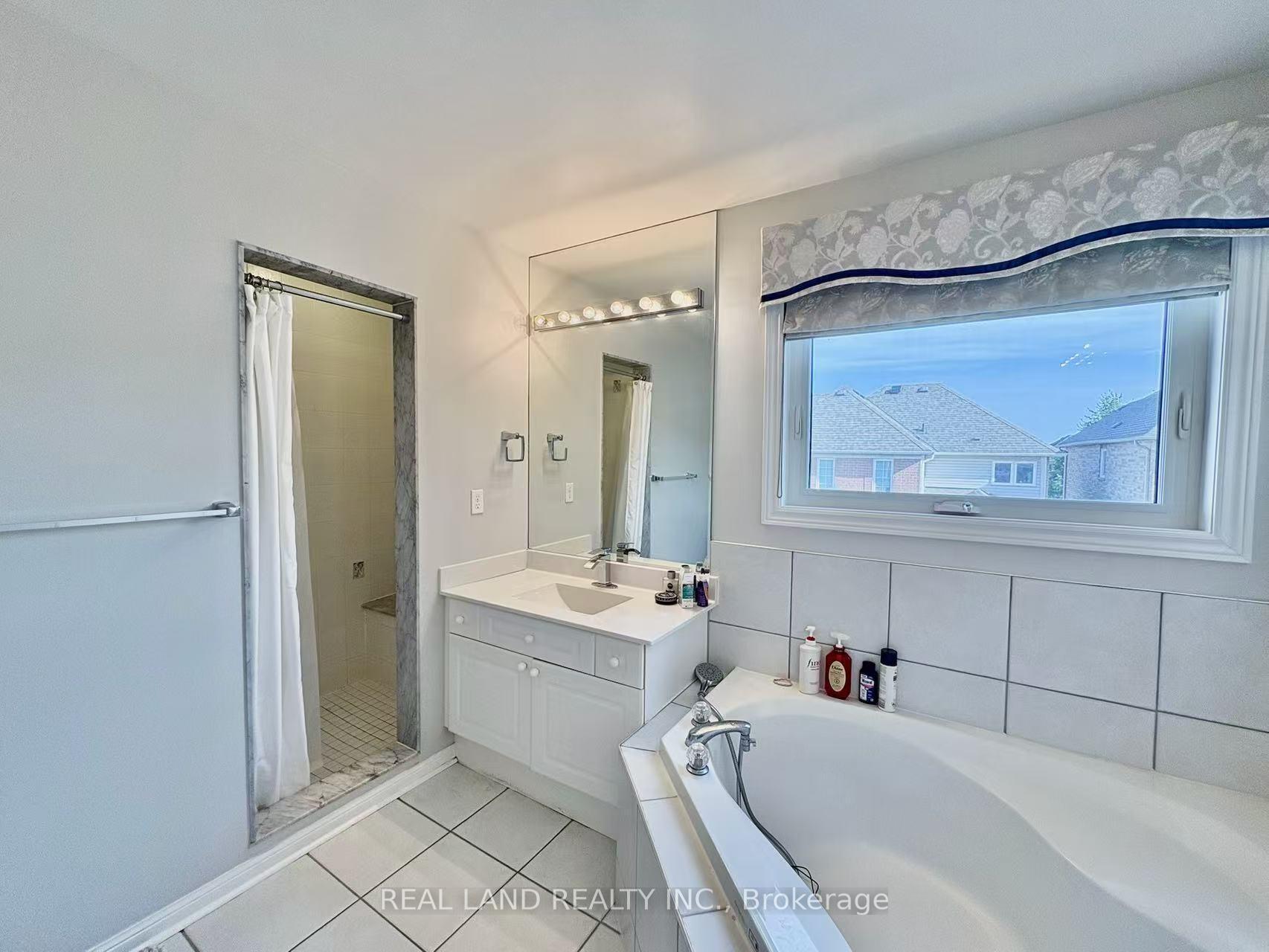 Photo 31 of 147 Winston Castle Drive, Markham, Berczy — HOMEH