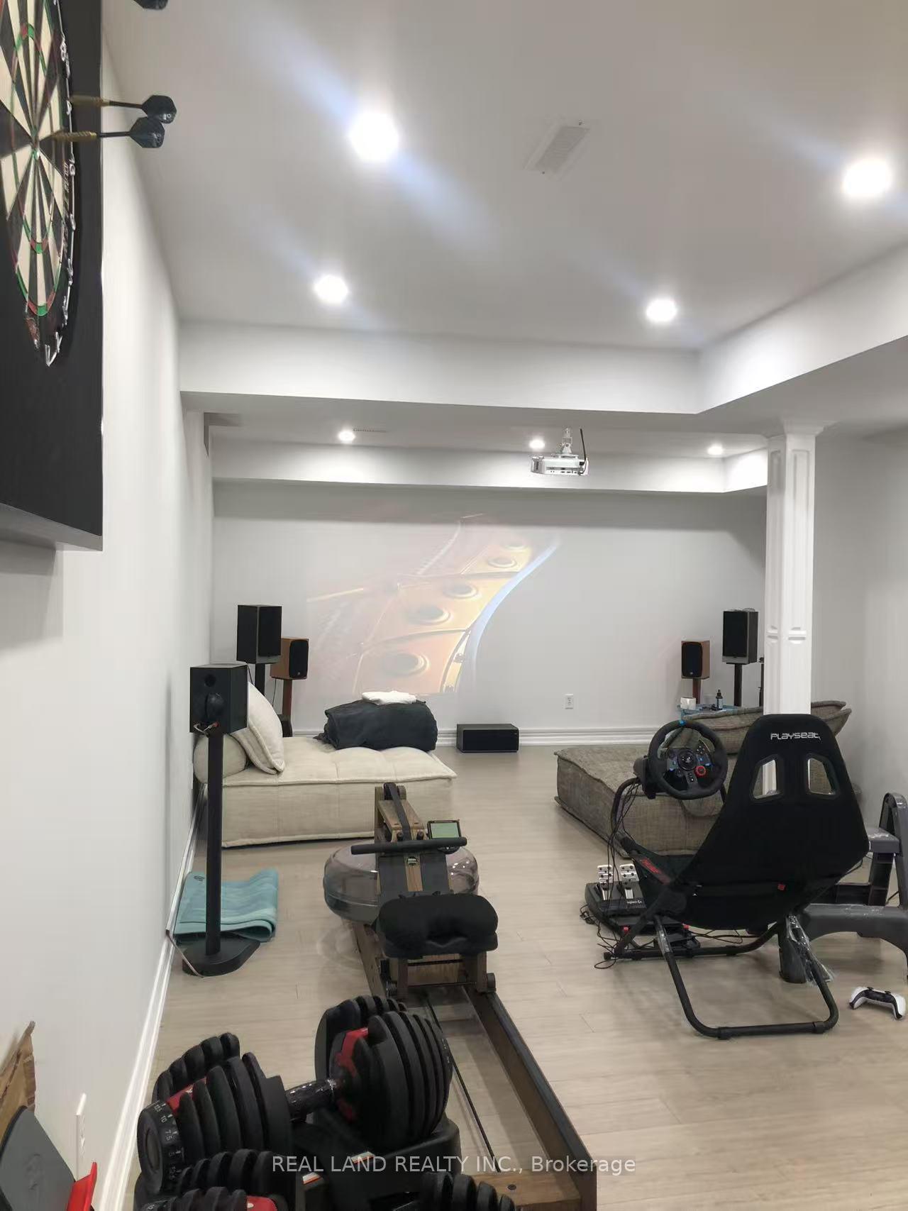 Photo 35 of 147 Winston Castle Drive, Markham, Berczy — HOMEH