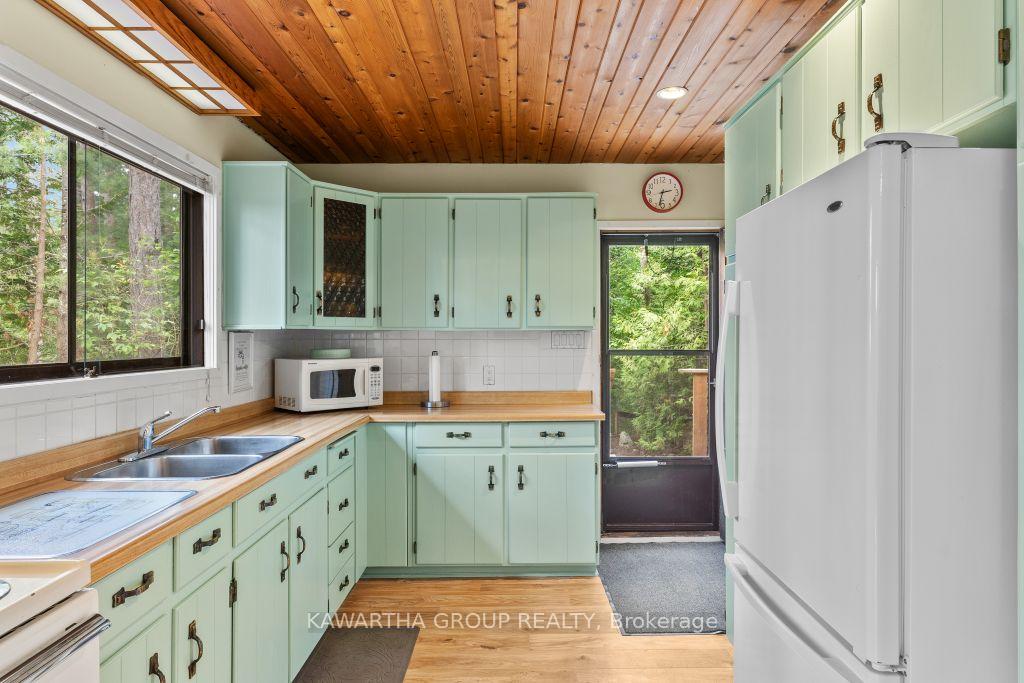 Photo 11 of 1339 Spar Lake Road, Minden Hills, Lutterworth — HOMEH
