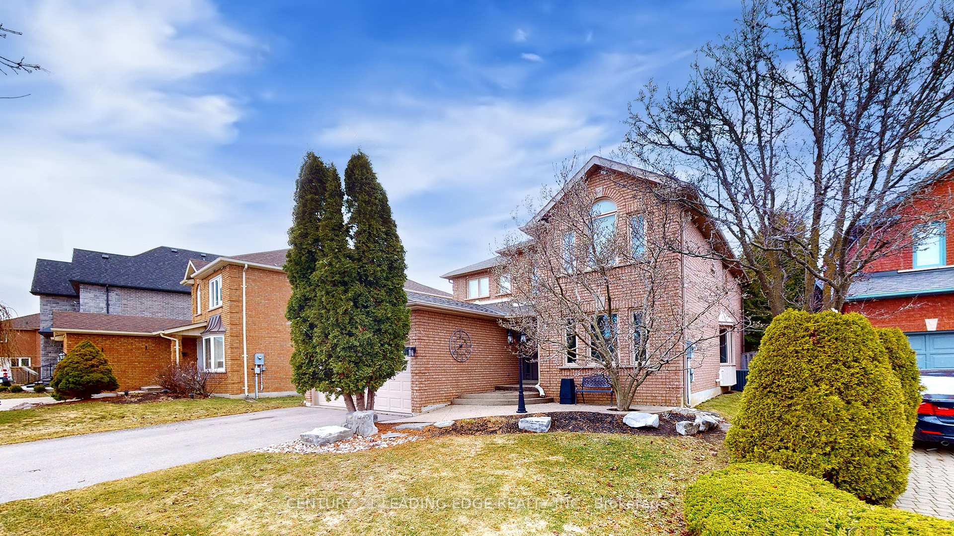 Photo 2 of 102 Larkin Avenue, Markham, Markham Village — HOMEH
