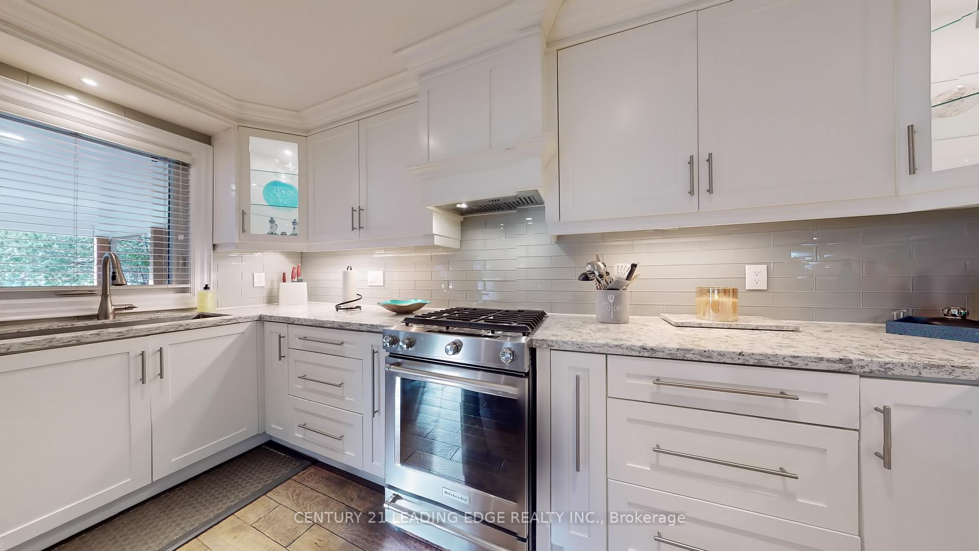 Photo 17 of 102 Larkin Avenue, Markham, Markham Village — HOMEH