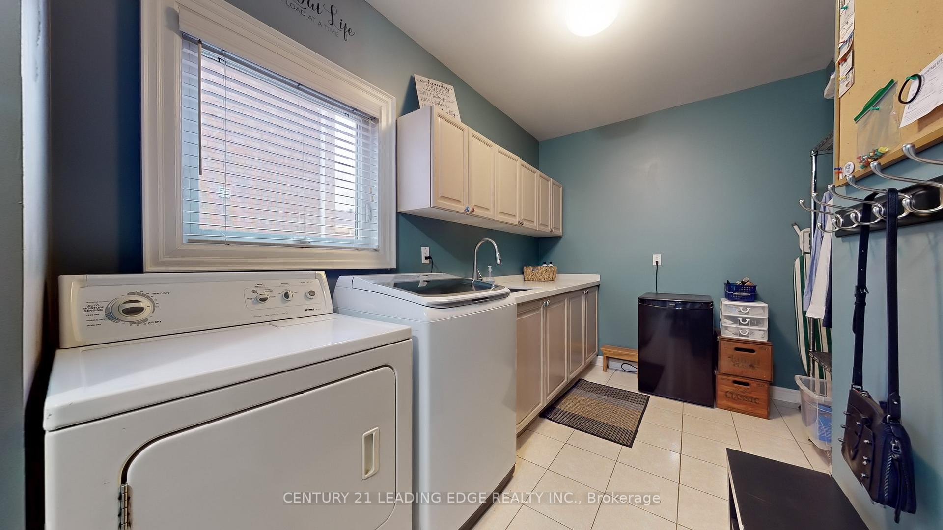 Photo 21 of 102 Larkin Avenue, Markham, Markham Village — HOMEH
