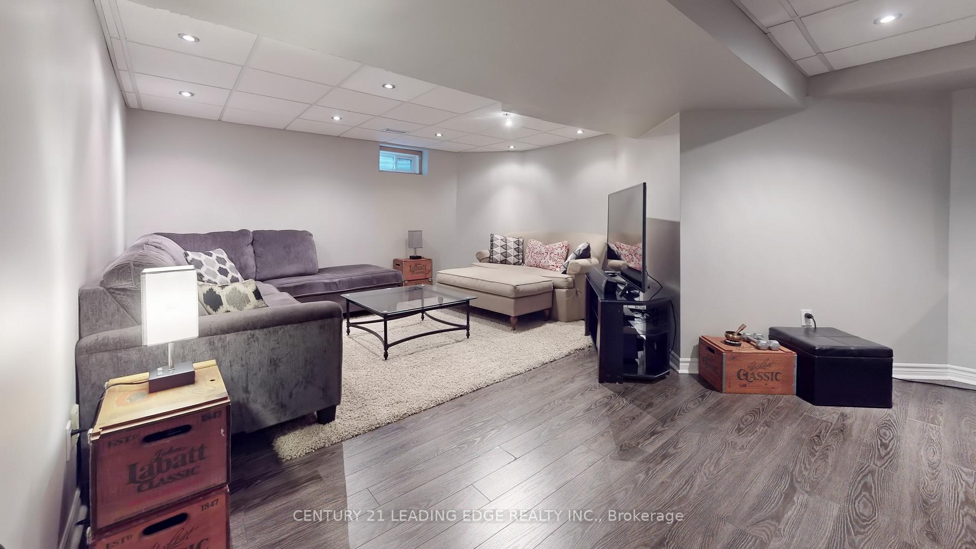 Photo 39 of 102 Larkin Avenue, Markham, Markham Village — HOMEH