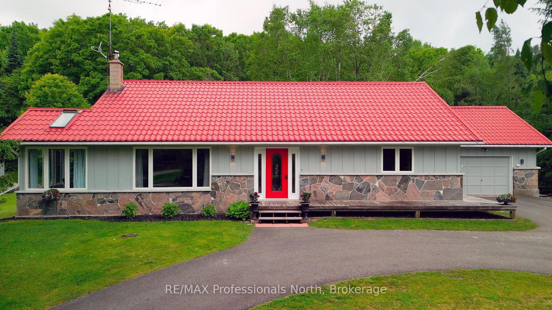 Photo 3 of 1006 Tennyson Road, Minden Hills, Lutterworth — HOMEH