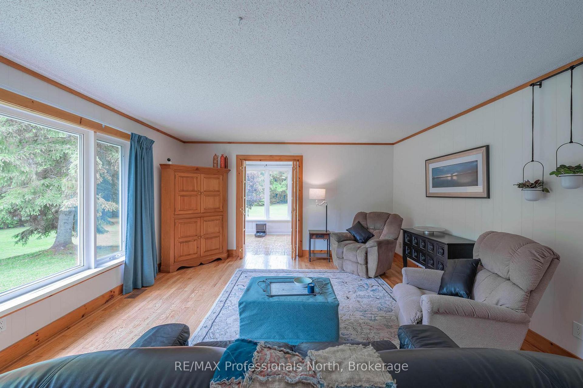Photo 19 of 1006 Tennyson Road, Minden Hills, Lutterworth — HOMEH