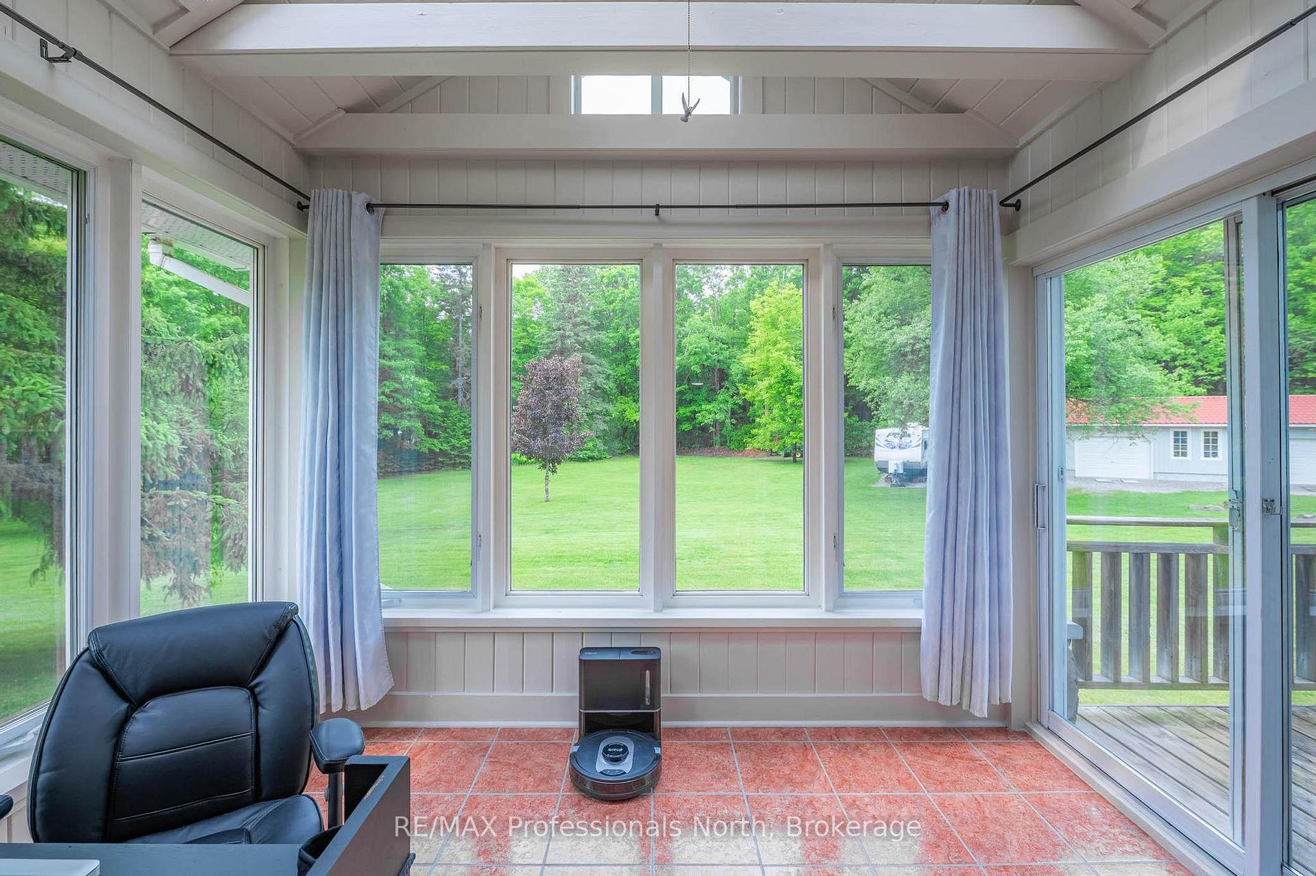 Photo 22 of 1006 Tennyson Road, Minden Hills, Lutterworth — HOMEH