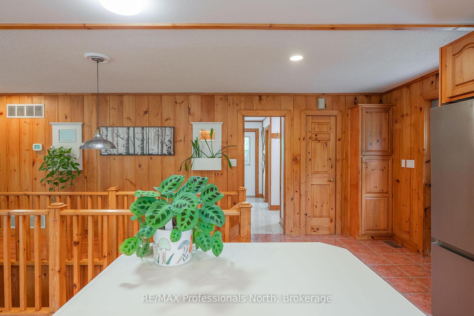 Photo 31 of 1006 Tennyson Road, Minden Hills, Lutterworth — HOMEH