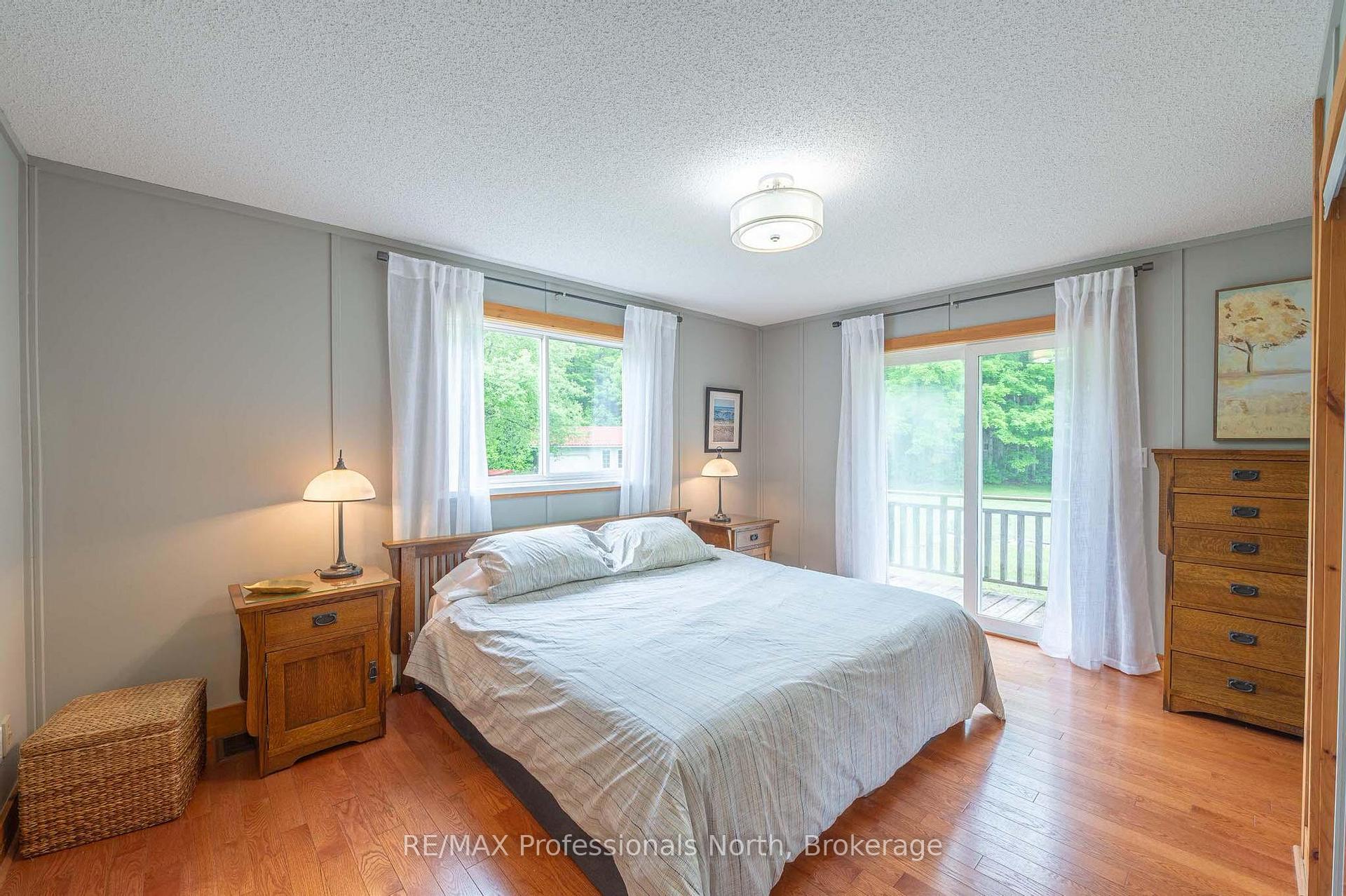 Photo 36 of 1006 Tennyson Road, Minden Hills, Lutterworth — HOMEH