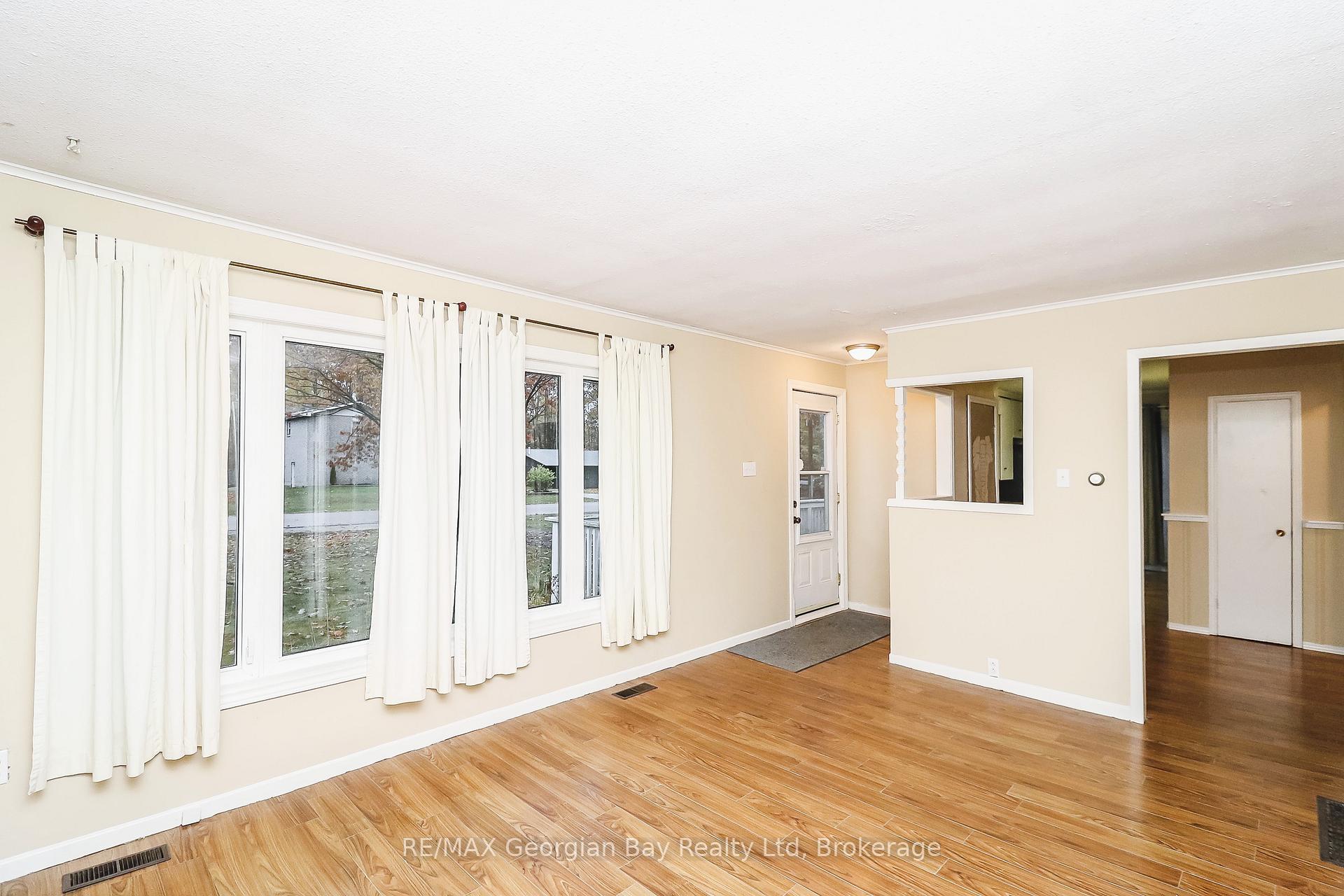 Photo 5 of 1298 Everton Road, Midland — HOMEH