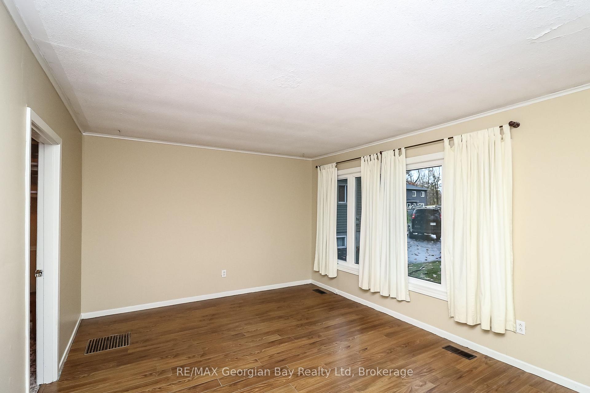 Photo 8 of 1298 Everton Road, Midland — HOMEH