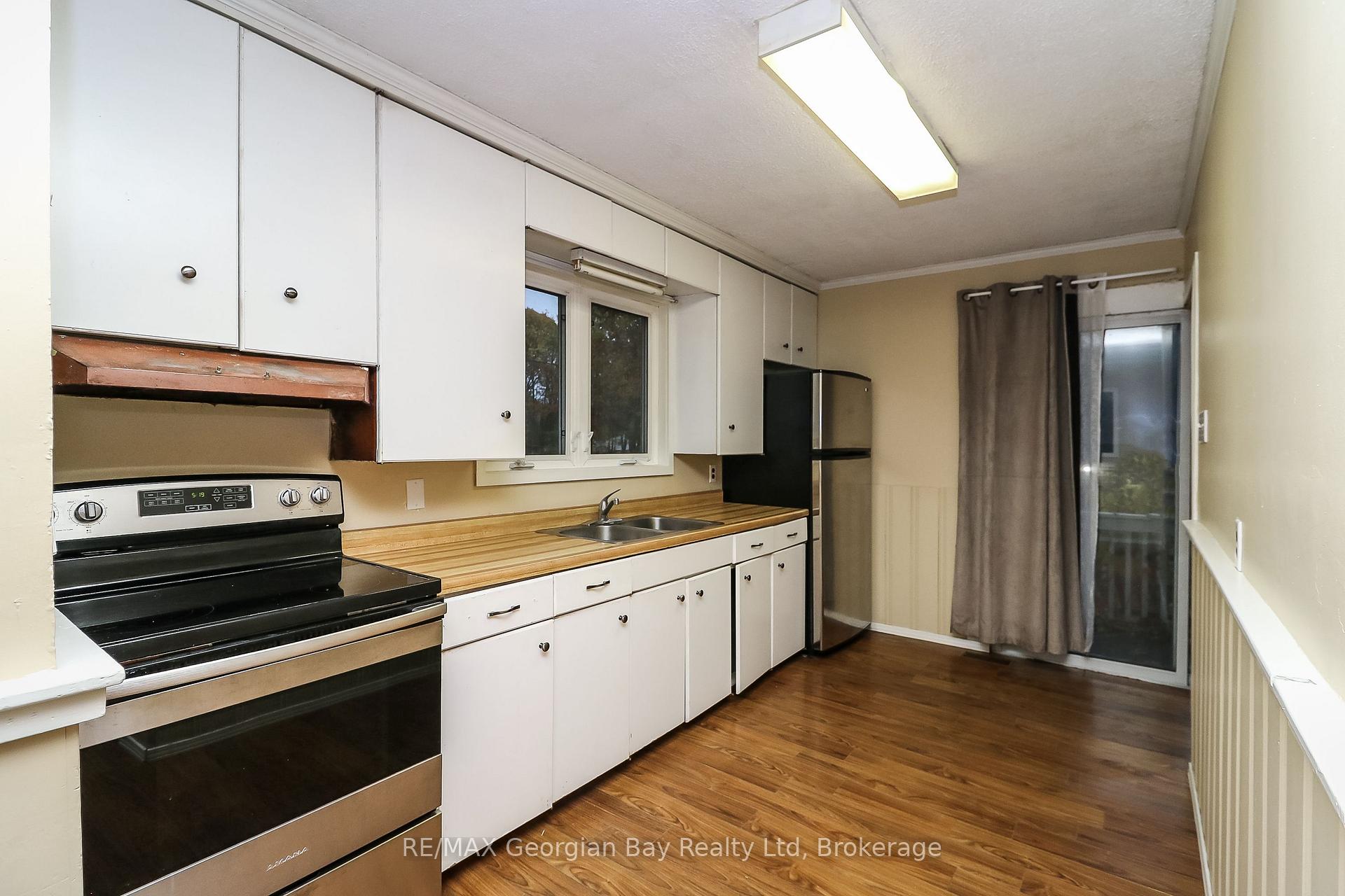 Photo 11 of 1298 Everton Road, Midland — HOMEH