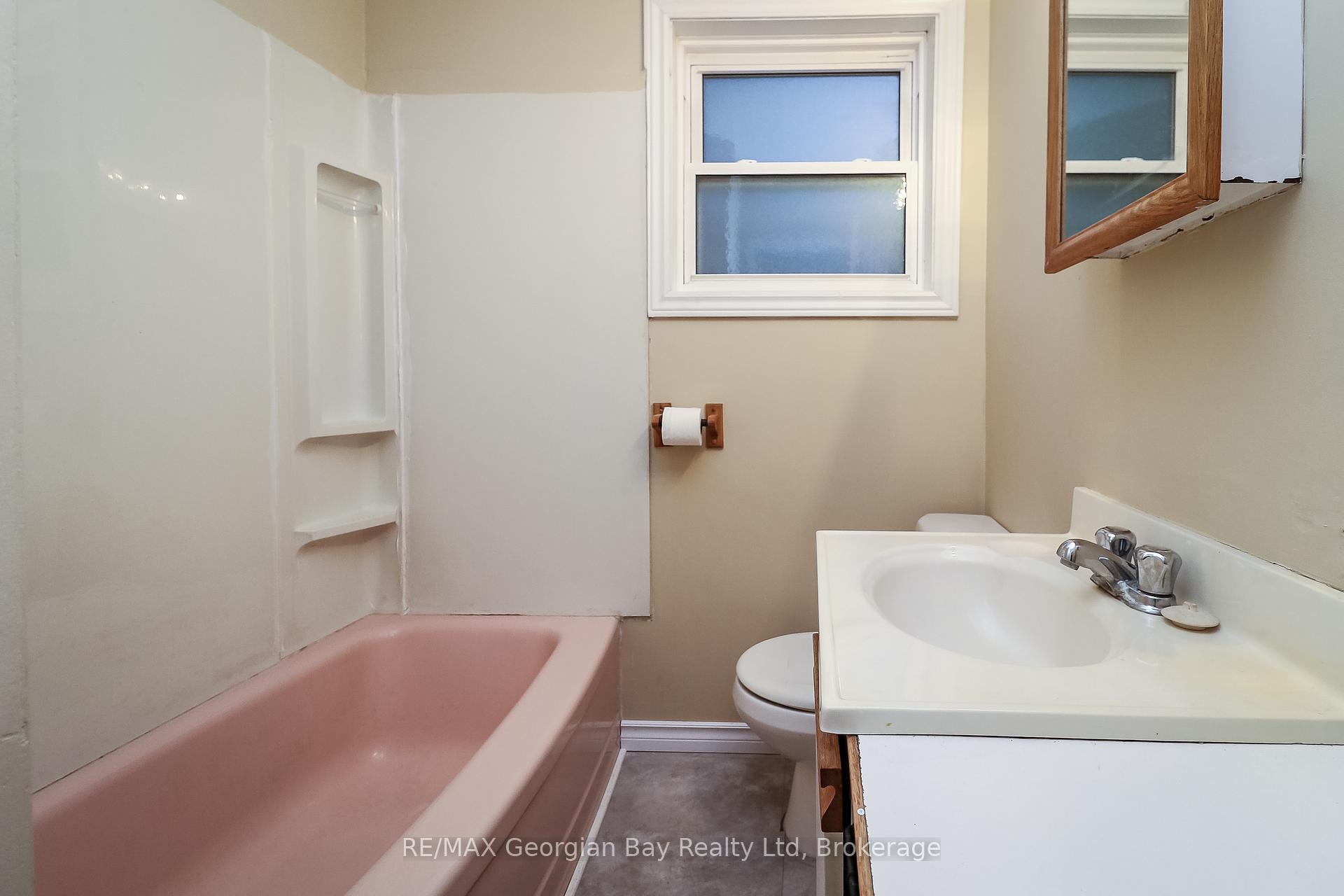 Photo 16 of 1298 Everton Road, Midland — HOMEH