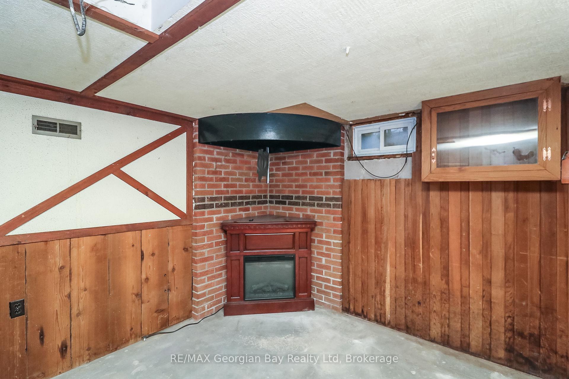 Photo 19 of 1298 Everton Road, Midland — HOMEH