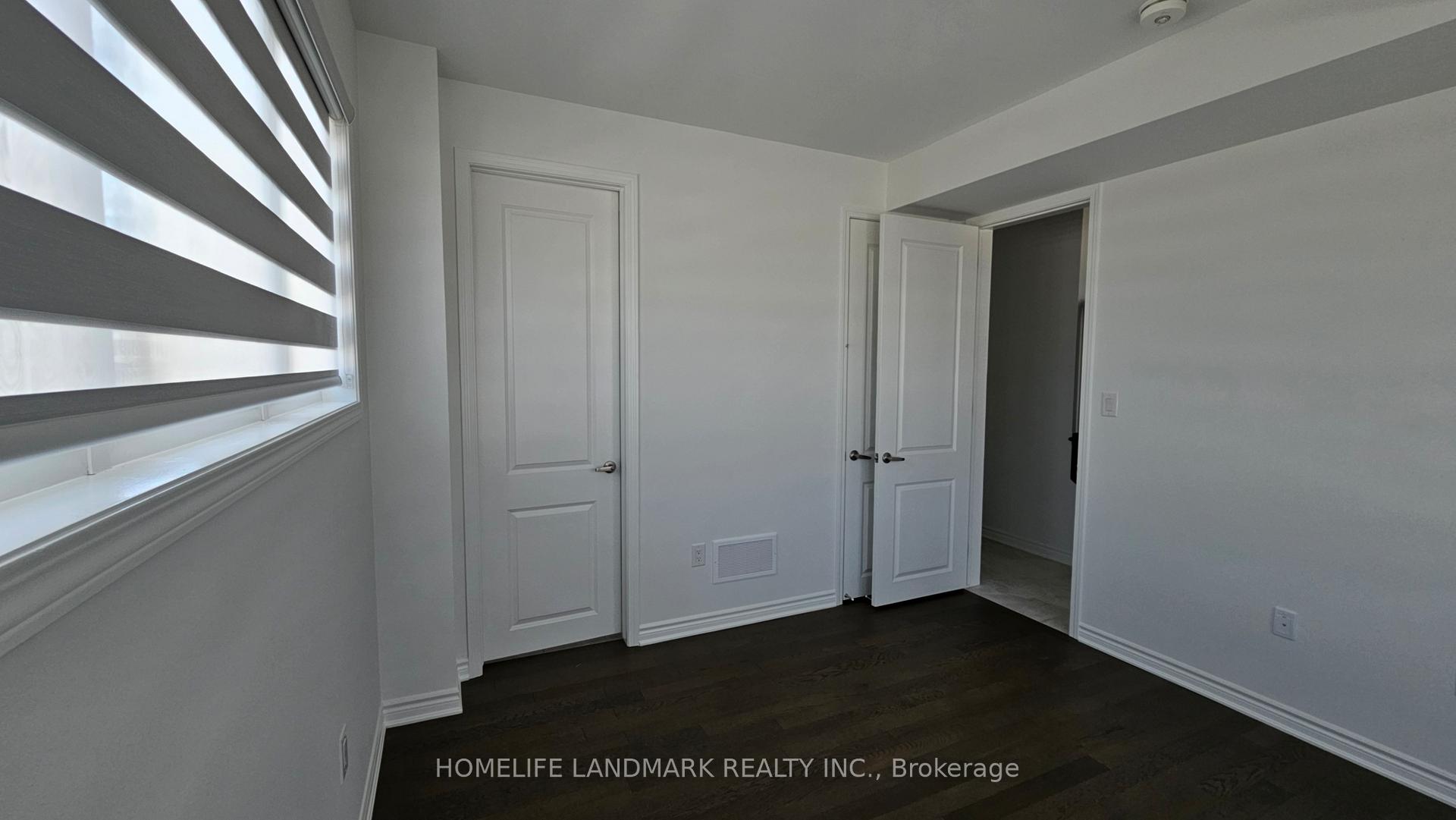 Photo 7 of 402 Berczy Green Drive, Markham, Rural Markham — HOMEH