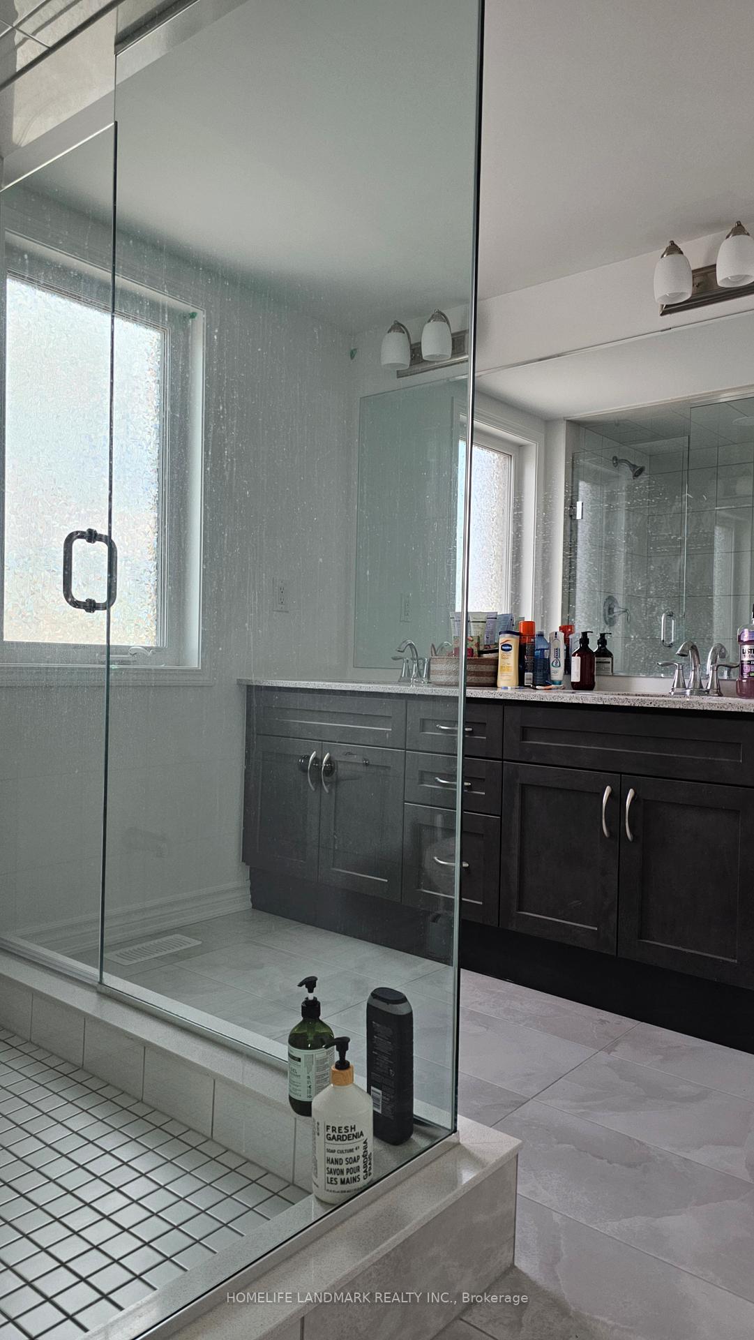 Photo 10 of 402 Berczy Green Drive, Markham, Rural Markham — HOMEH
