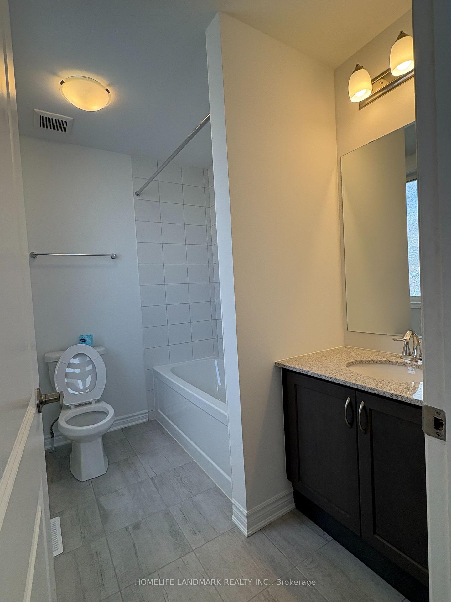 Photo 11 of 402 Berczy Green Drive, Markham, Rural Markham — HOMEH