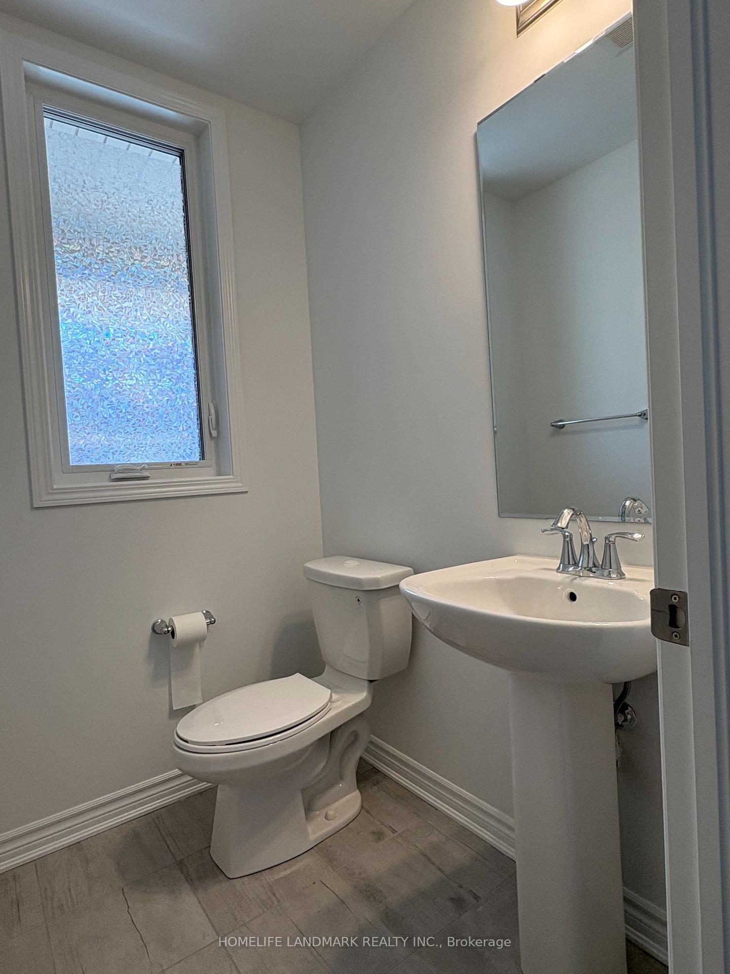 Photo 12 of 402 Berczy Green Drive, Markham, Rural Markham — HOMEH